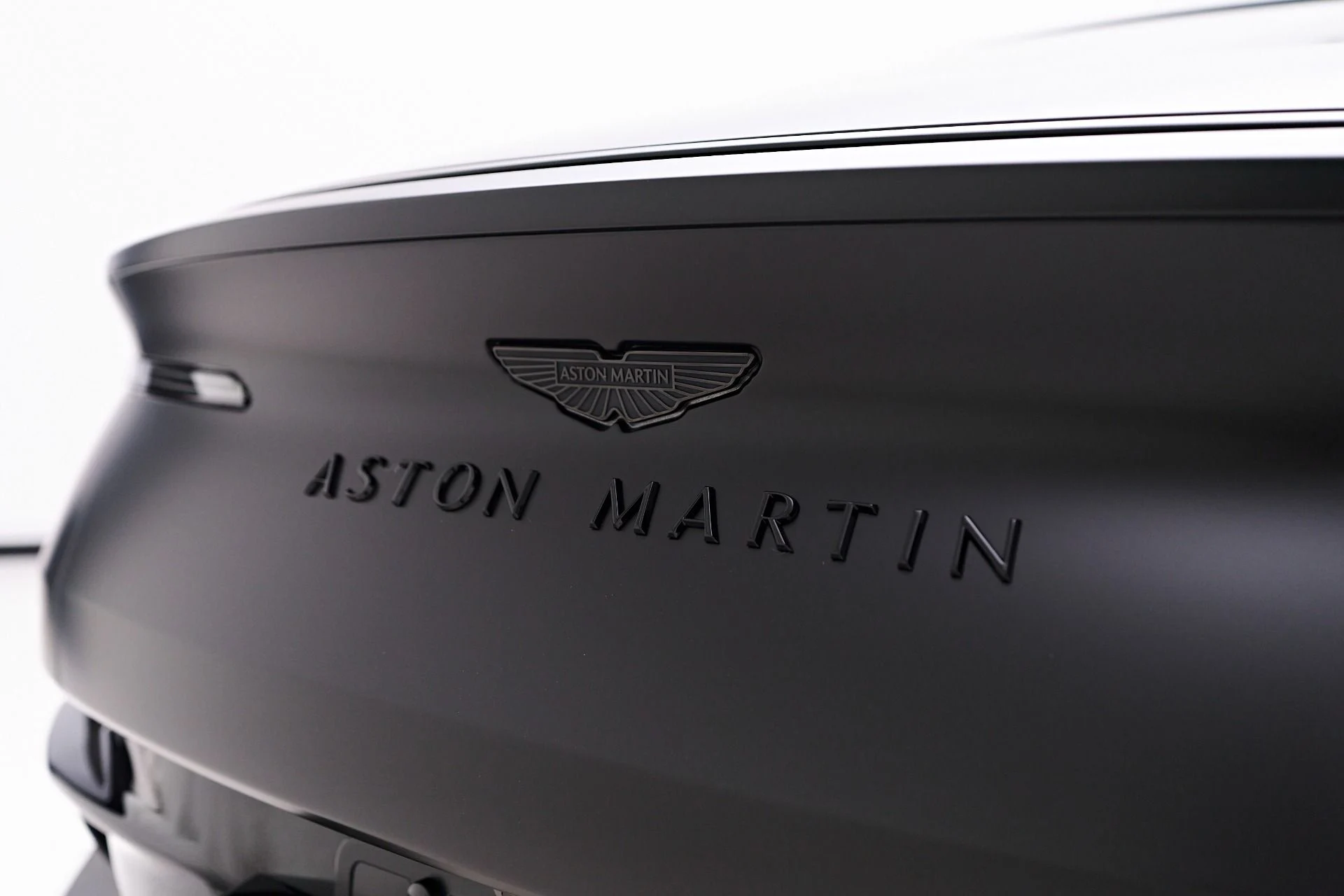 mph024_861801277_Used_2024_Aston_Martin_DB_12_1752612779_12b4f29530