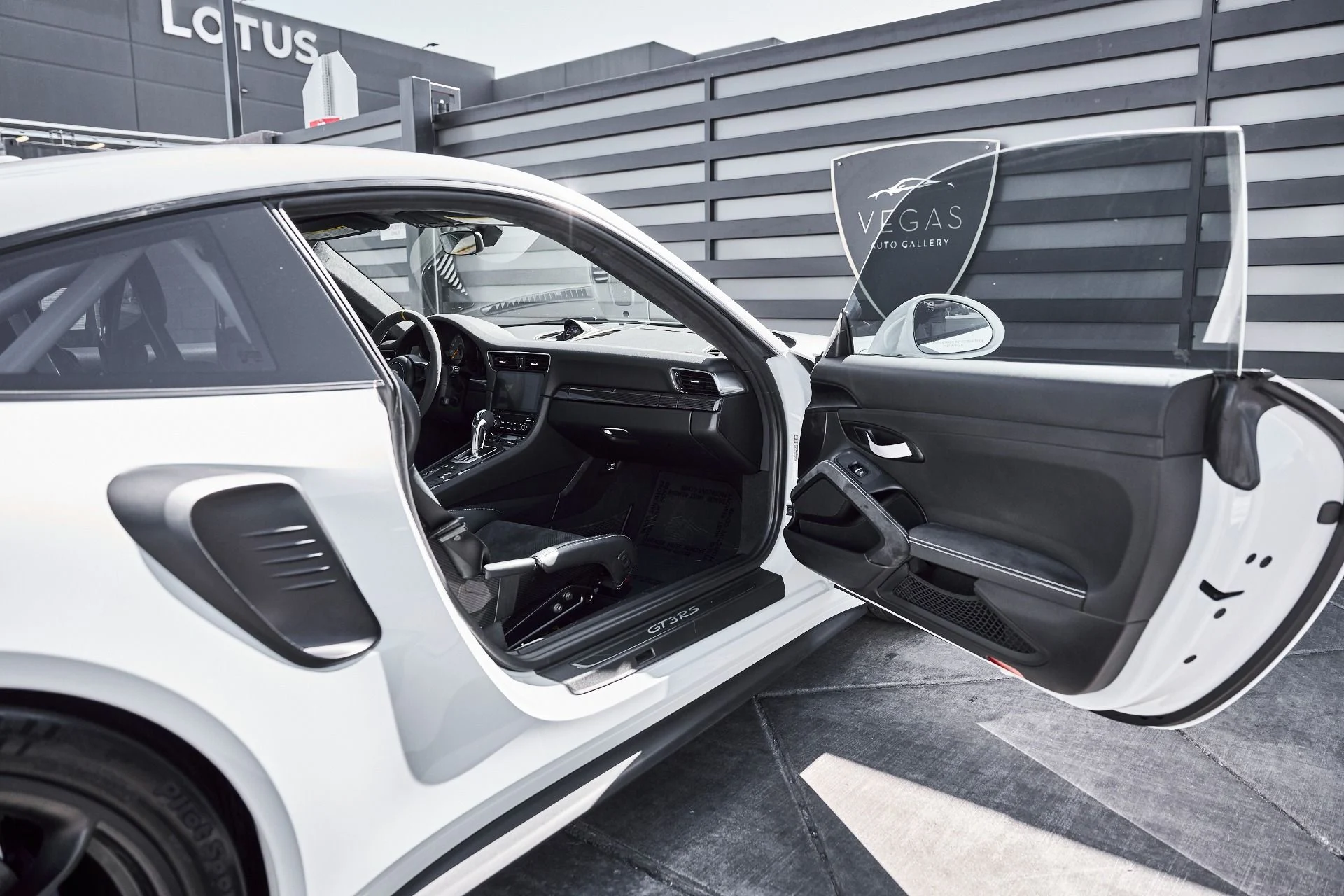 mph024_861843023_Used_2019_Porsche_911_GT_3_RS_1780421830_82b3bf97c6