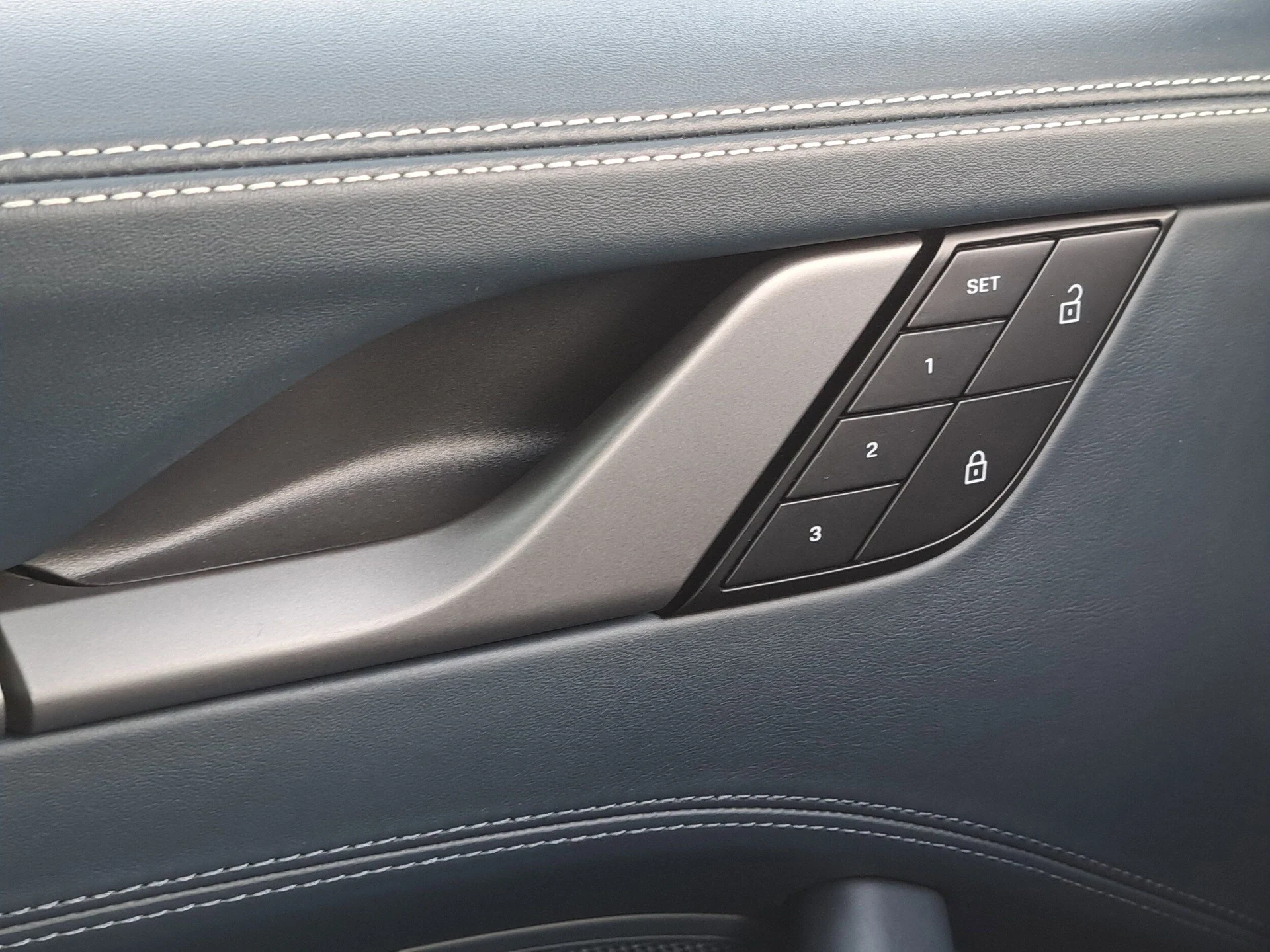 mph024_869538650_7a72129dbaa8a1e6c42a3fe4e2d0a262x_5ab5035858