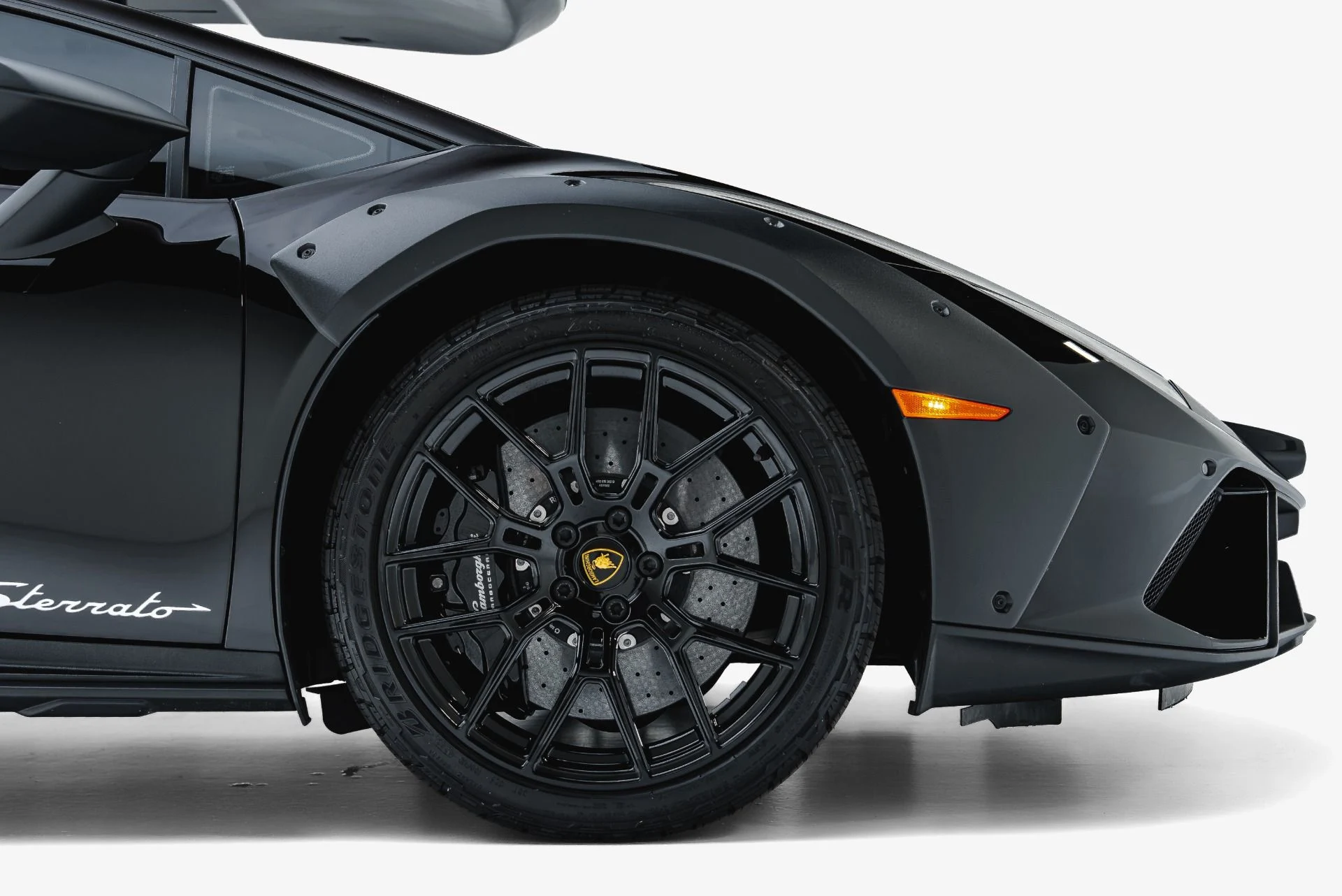 mph024_870777733_Used_2024_Lamborghini_Huracan_Sterrato_1792020986_0d973bf0d7