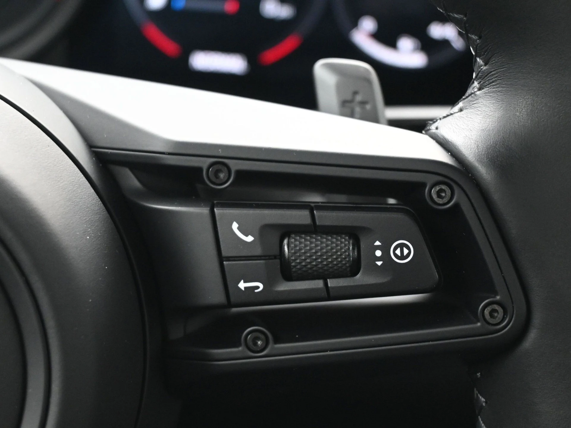 mph024_873048189_1c23f1581d78f0a43ad36cece31650f2x_e491c3450d