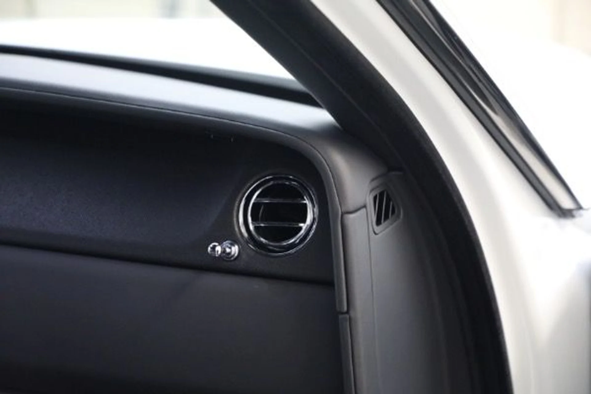 mph024_87522453_Used_2022_Rolls_Royce_Cullinan_2fb9741fef
