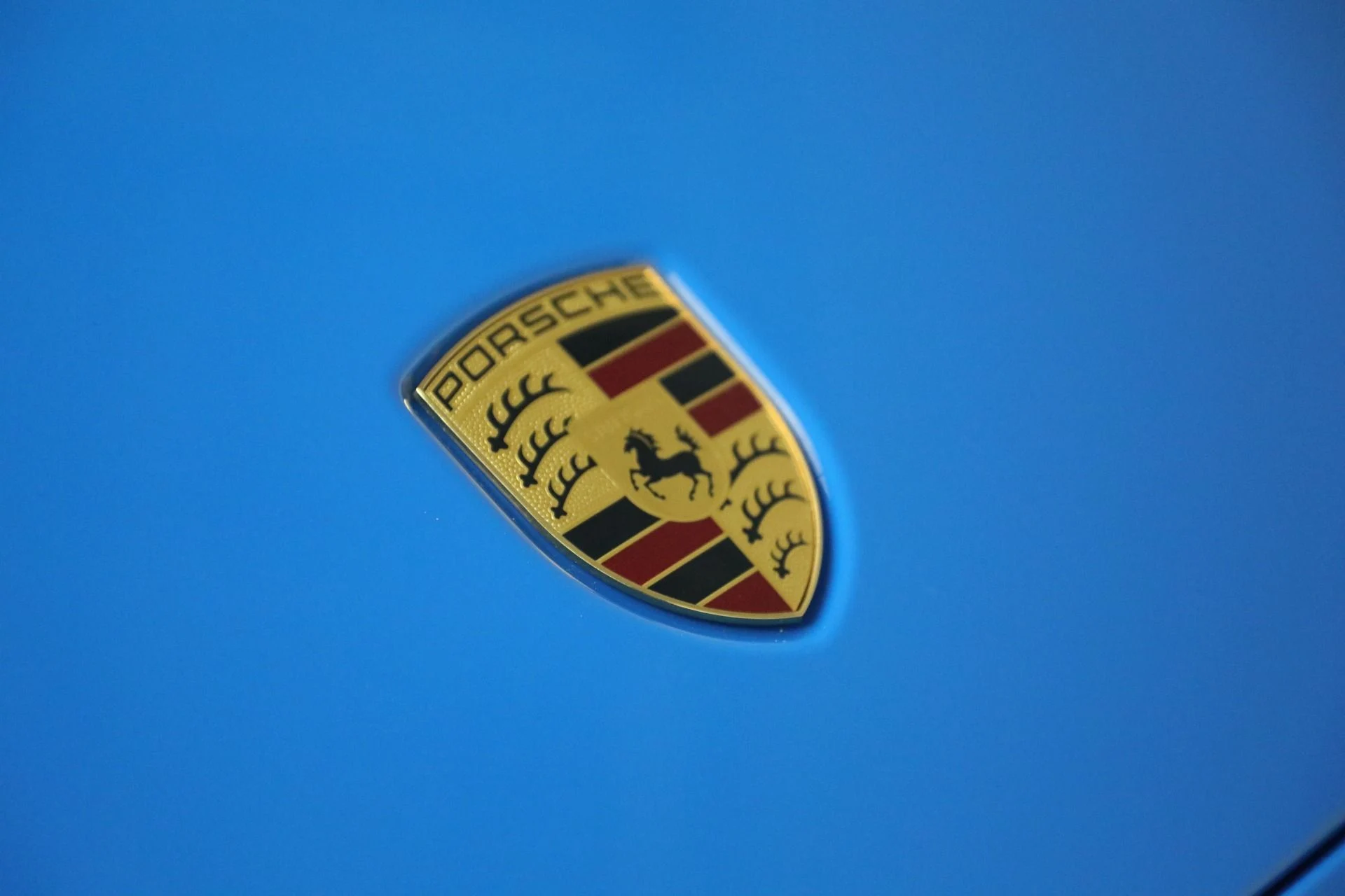 mph024_882082835_Used_2024_Porsche_911_Carrera_1766252353_2d5b586b54