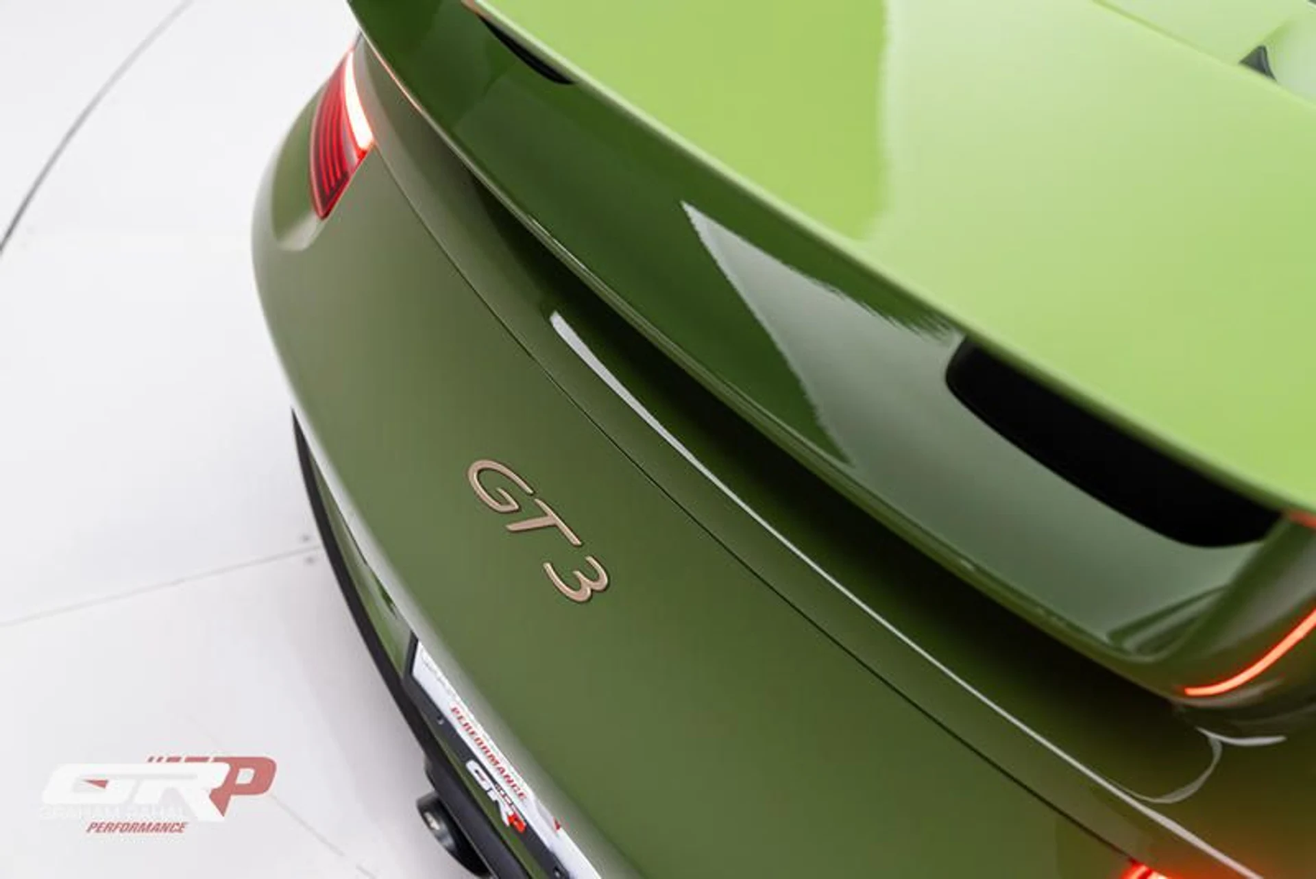 mph024_883984981_DBD_12_AA_3_3_DAE_44_A0_B11_E_1_B53_EA_4_B98_AB_741ec99202