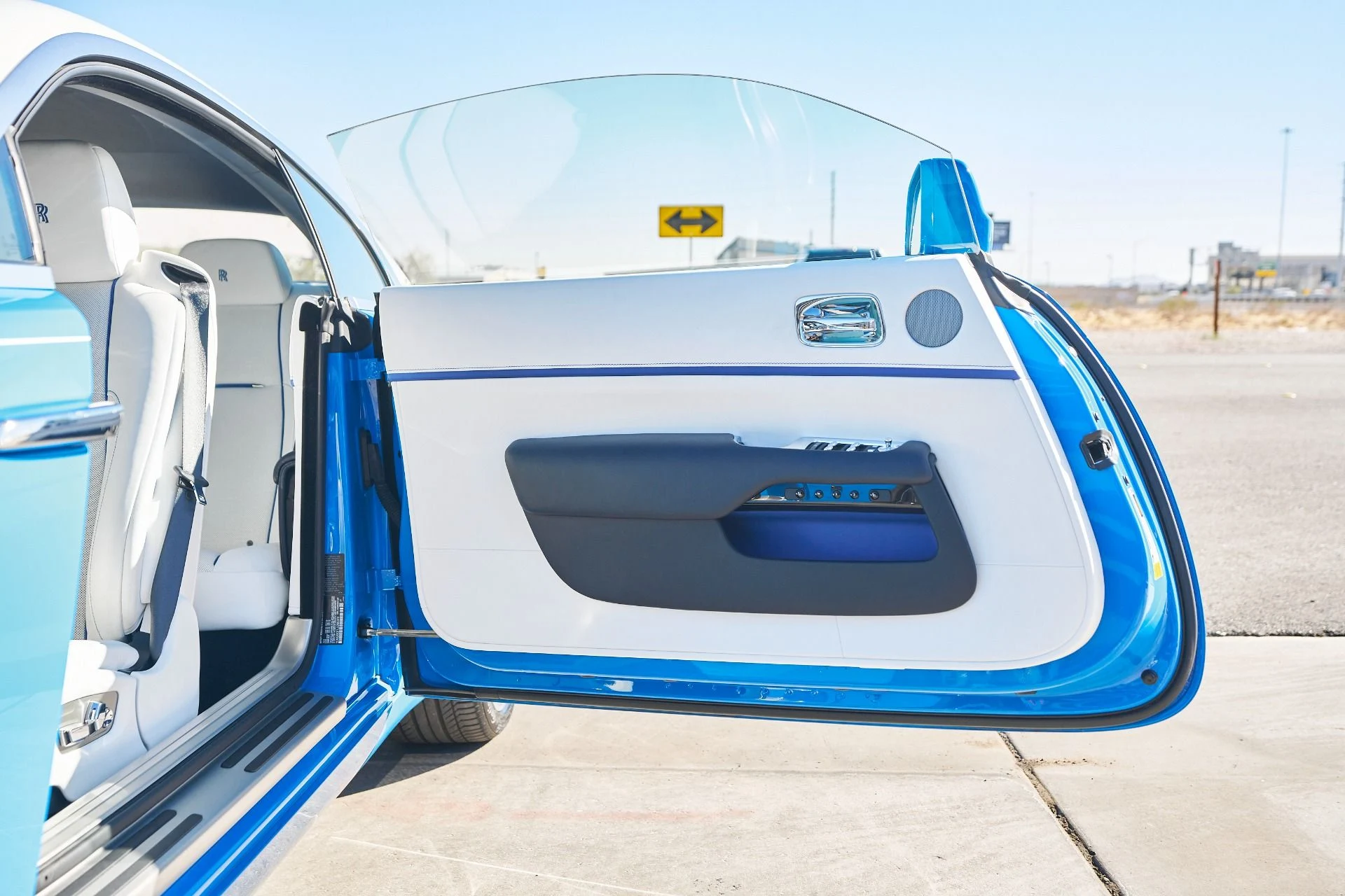 mph024_889852643_Used_2020_Rolls_Royce_Wraith_Base_1762567730_2a1143577e