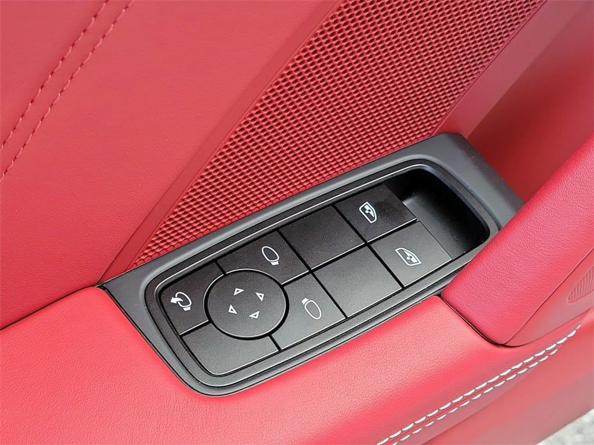 mph024_890500193_25_976e91d8a3