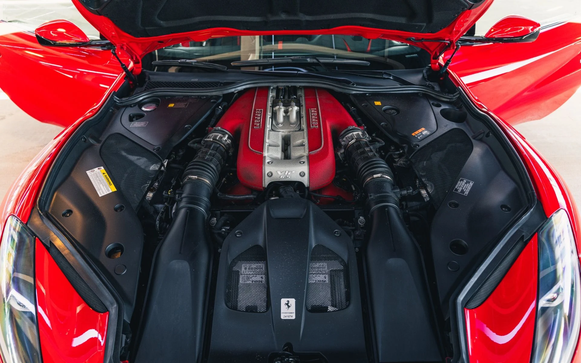mph024_893084920_Used_2019_Ferrari_812_Superfast_1793059055_a5aecda80b