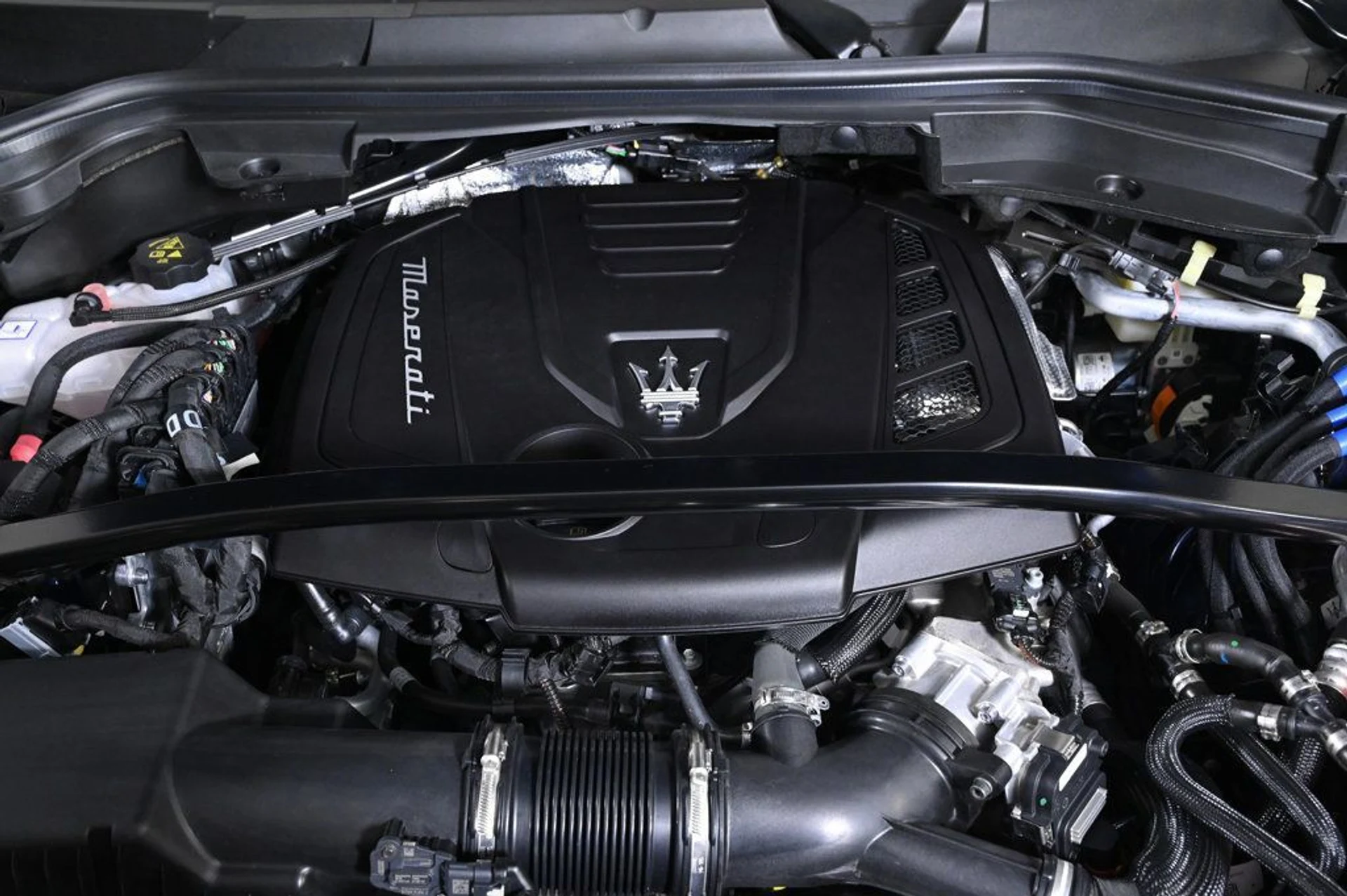 mph024_900025710_used_2025_maserati_grecale_modena_11350_22945546_24_1024_81972087a6