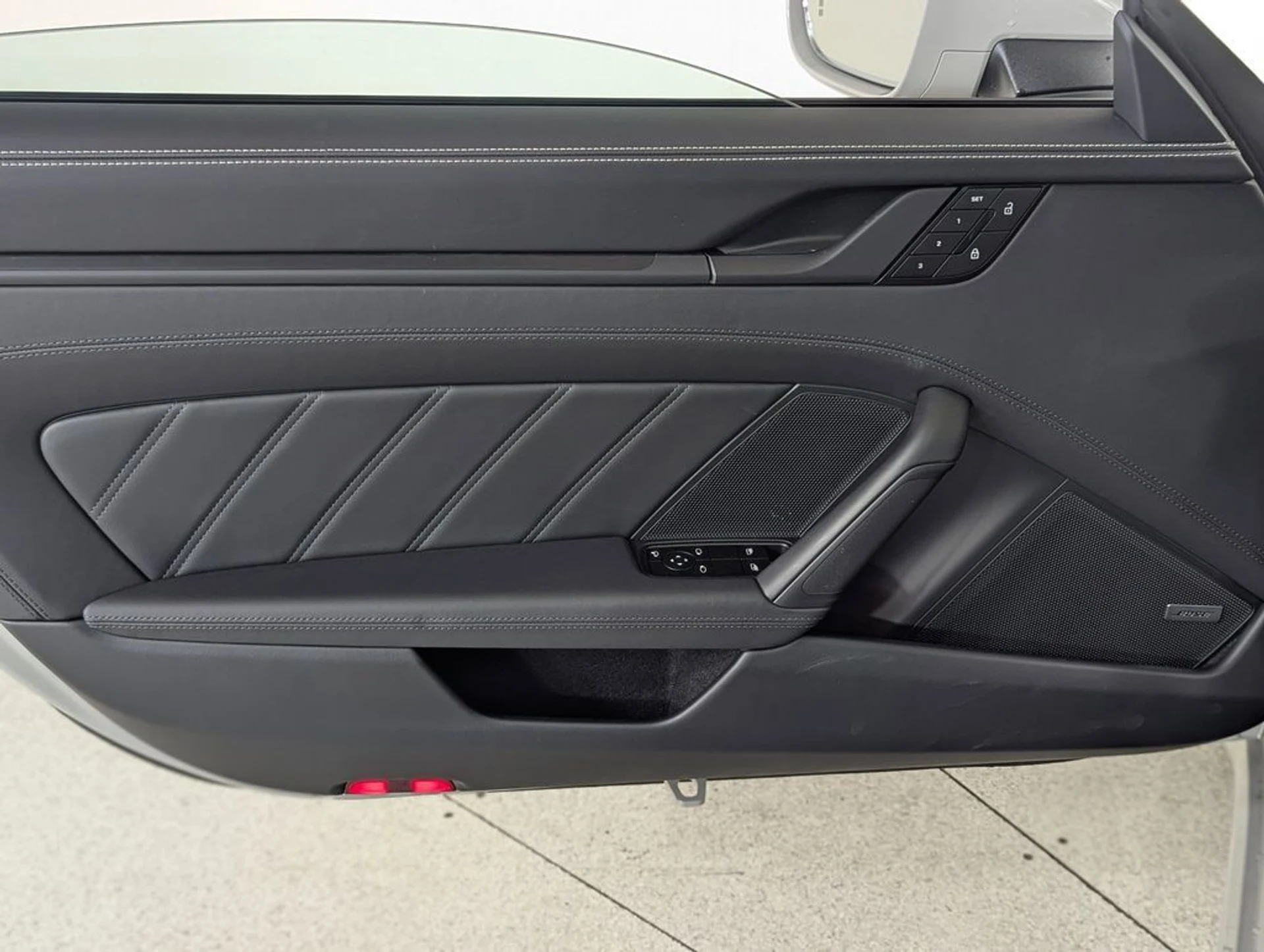 mph024_904877651_3102a0ff2c89dacbfefc09a9c5395490x_2f06a09432