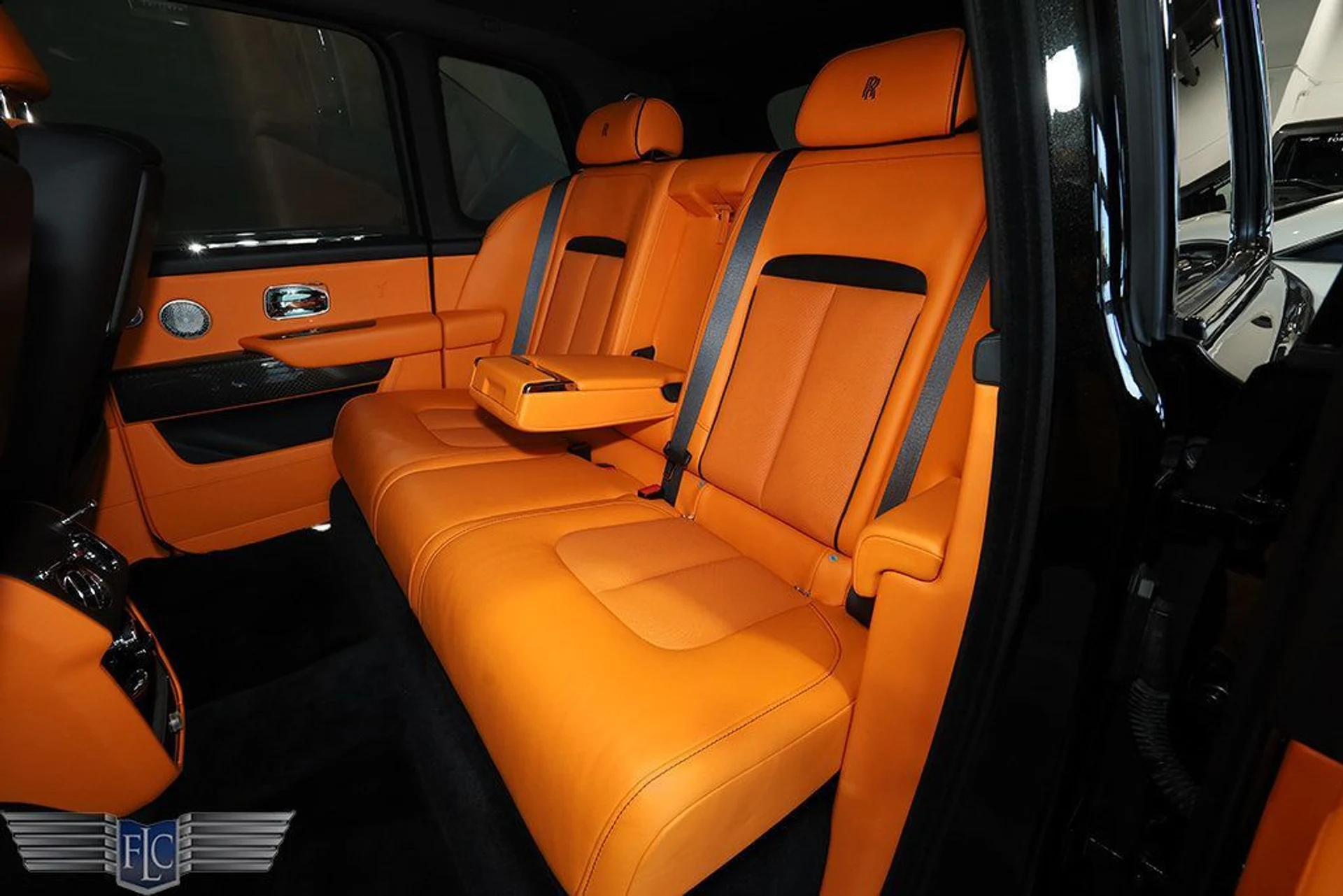 mph024_904998080_used_2023_rolls_royce_cullinan_blackbadgesportutility_9689_23001935_25_1024_84ef72a59e