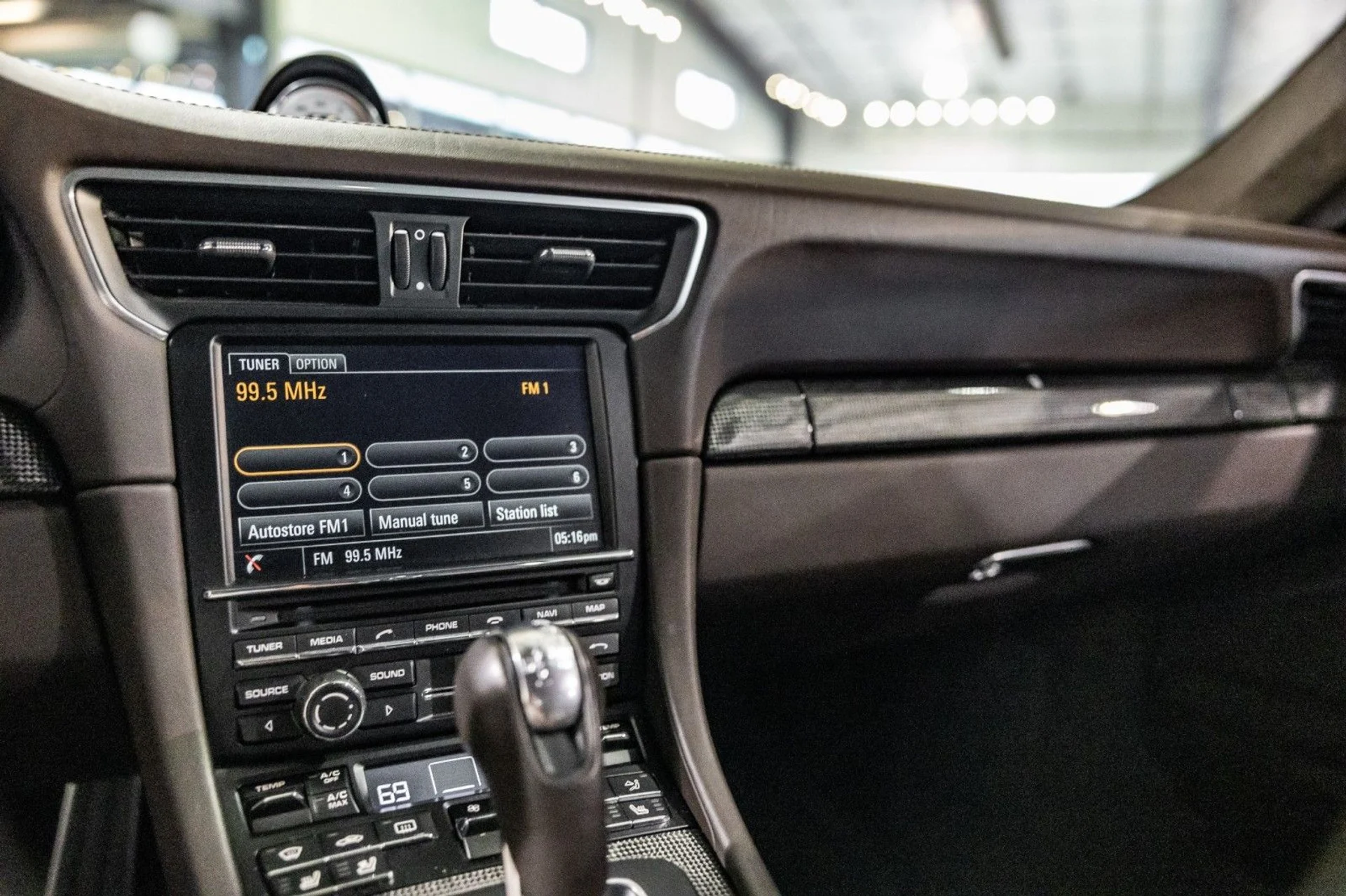 mph024_907903023_bg_42b17532d1