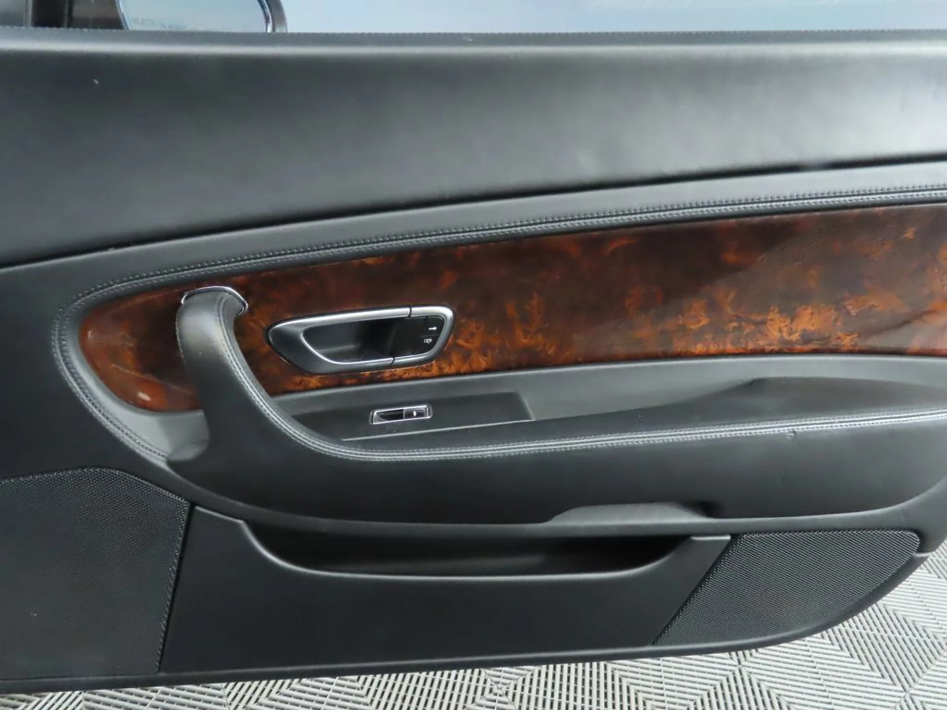 mph024_911280328_used_2005_bentley_continental_2drcoupegt_8119_22978544_25_1024_73b732a9f3