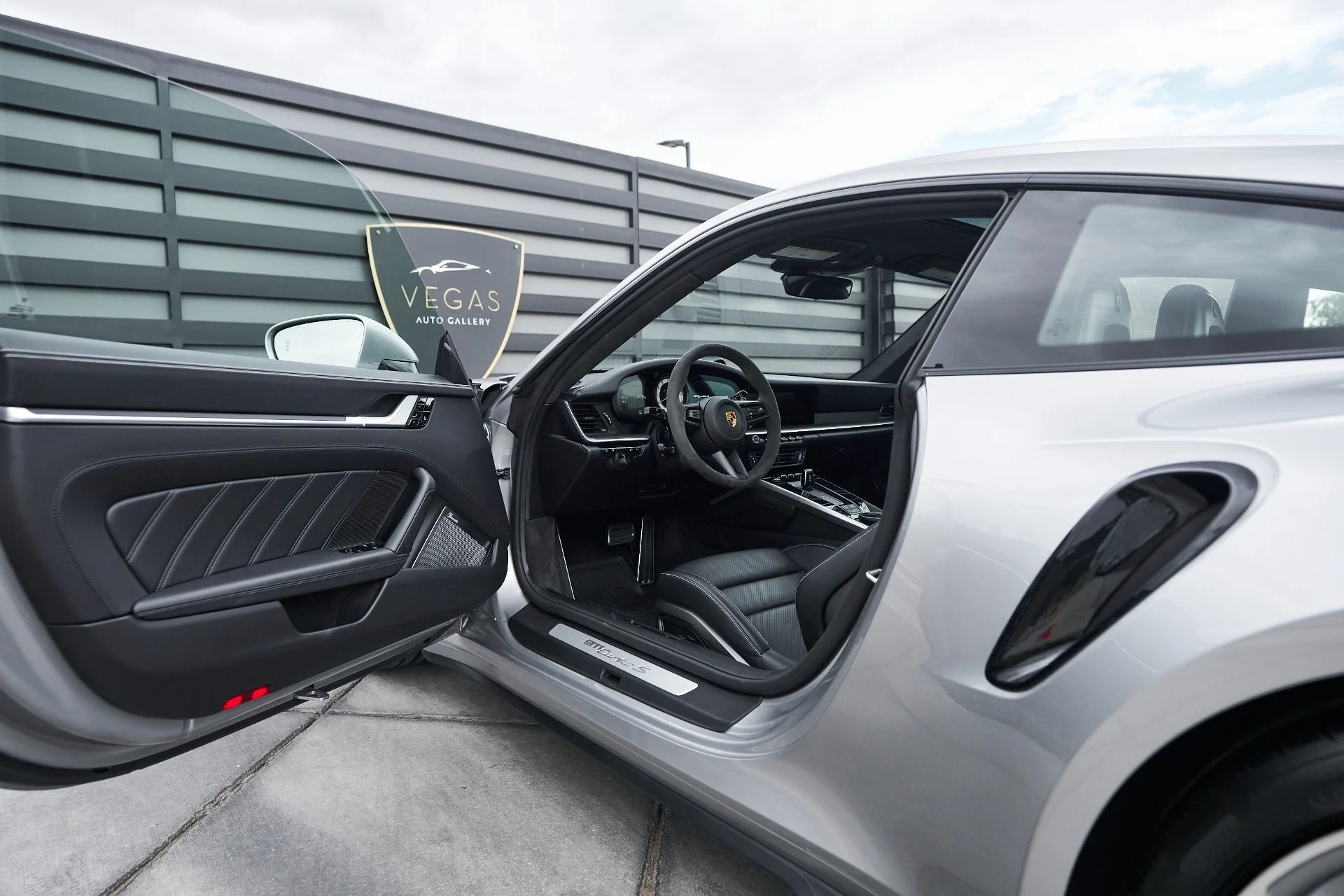 mph024_915108228_Used_2021_Porsche_911_Turbo_S_1760042755_0ced5a6f92
