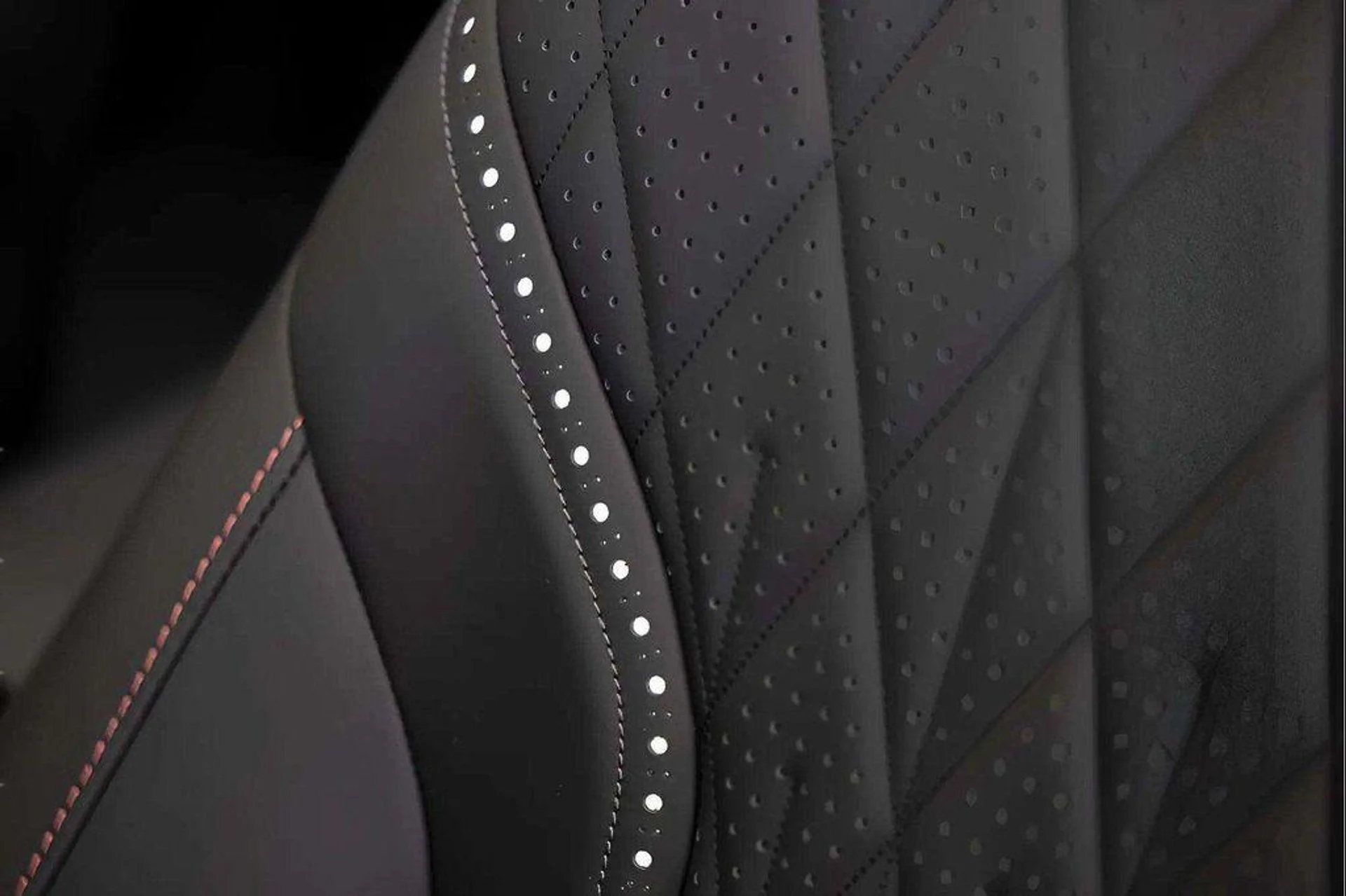 mph024_917297860_S_I7_BH_7_Ip_Znava_YBD_Jdg_Y868l_Yg_680510aa3c