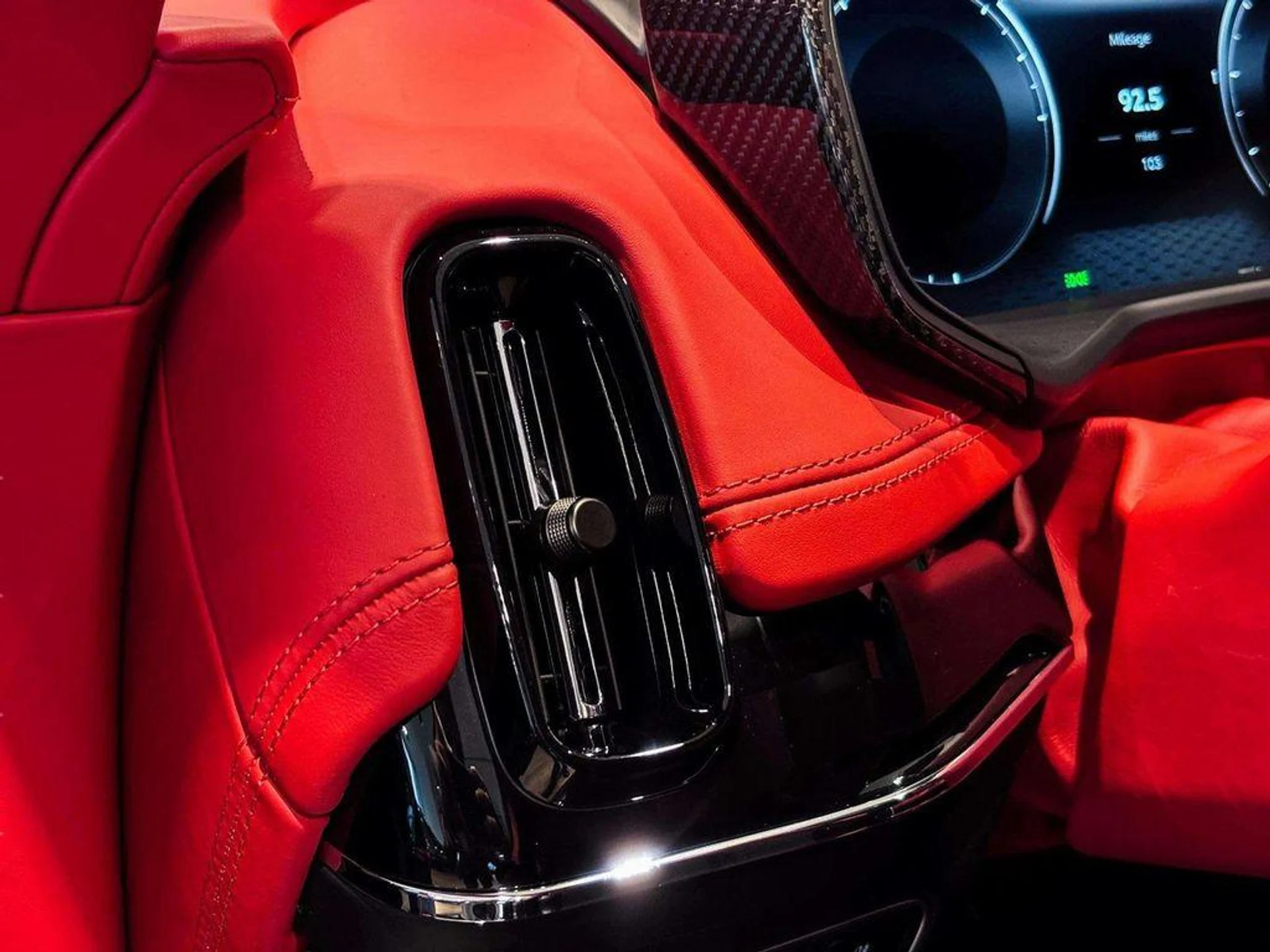 mph024_918670182_mbx0x_LN_Li1q_UH_F_Wia_3iedv9_LE_a4b24616d2