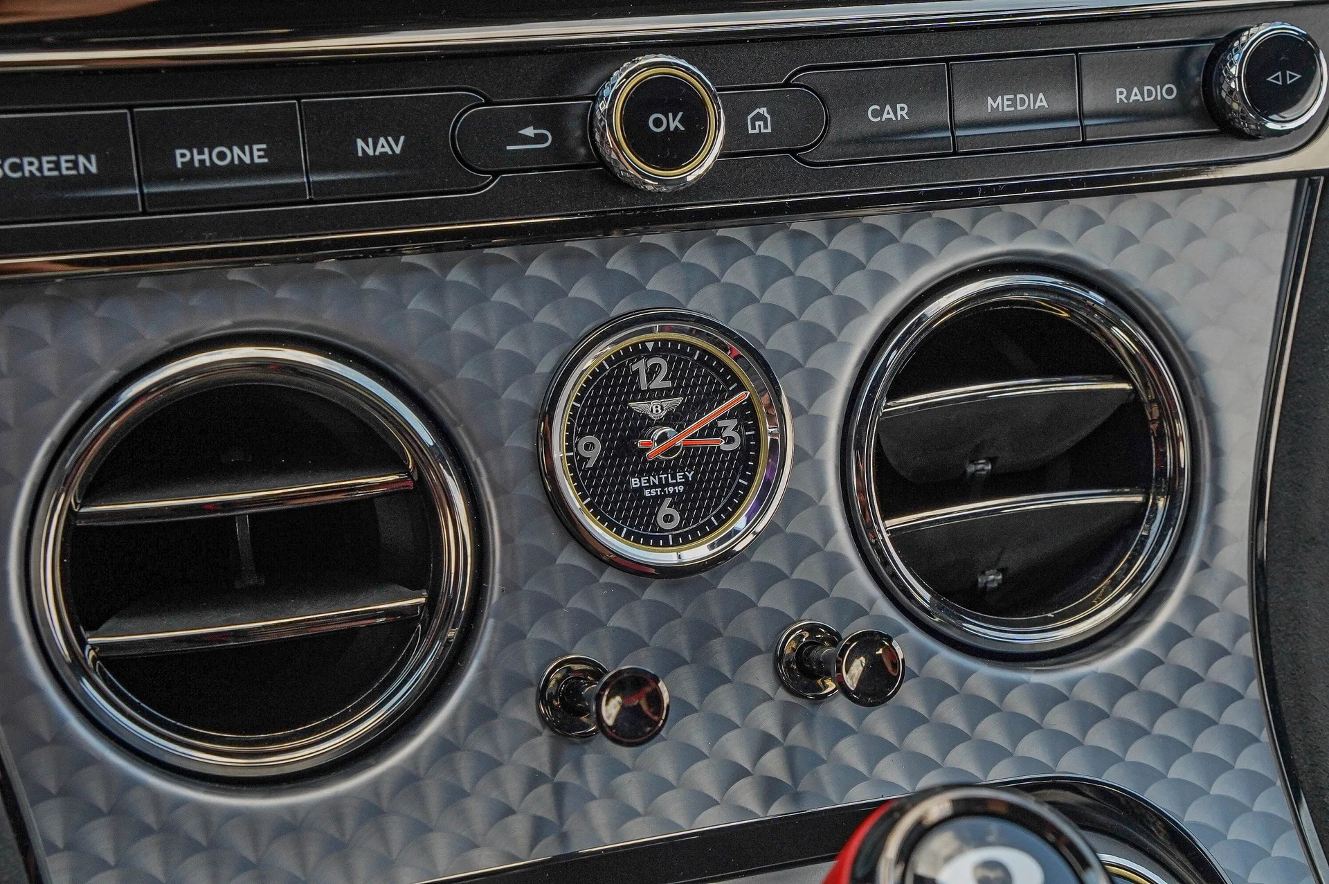 mph024_919704338_Hi_Tech_Luxury_Imports_LLC_SCBCR_2_ZG_8_TC_024812_image_24_37426c393e
