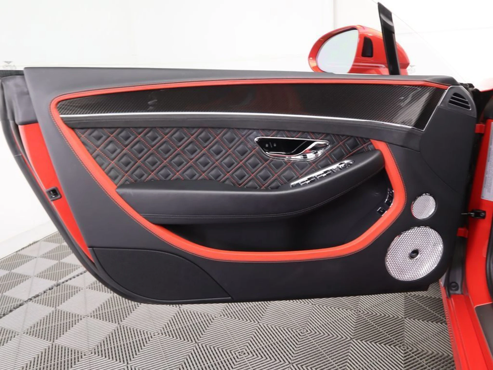 mph024_924217703_used_2024_bentley_continental_gtmullinerw12coupe_8119_22988446_25_1024_d0f01877a3