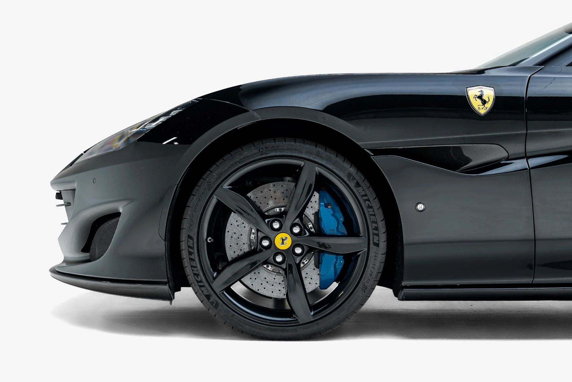 mph024_924231093_Used_2019_Ferrari_Portofino_1788478051_5aa4698f5f