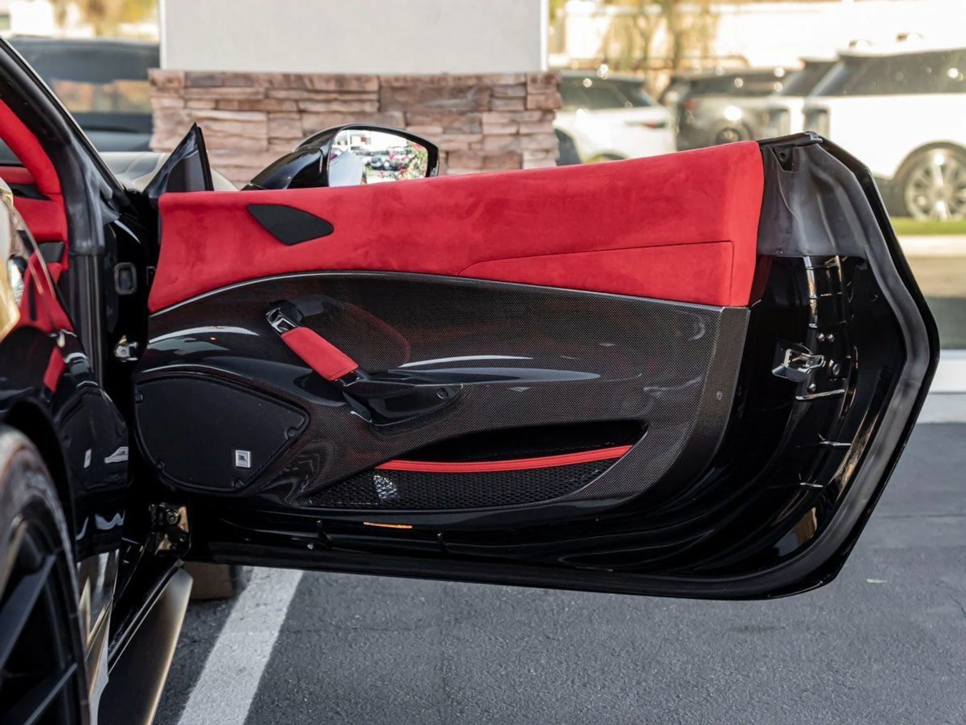 mph024_928283716_25_0e4a539d48