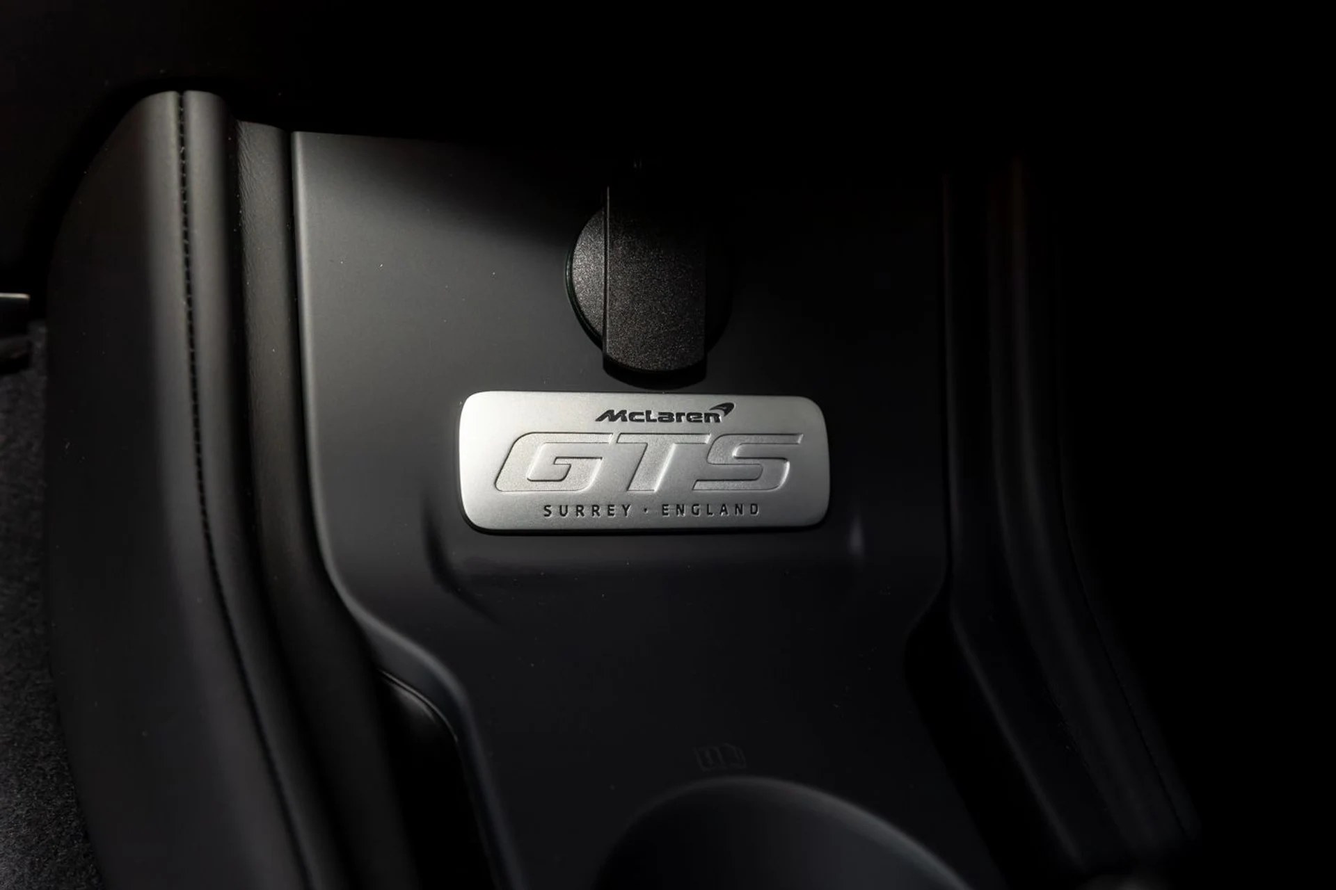 mph024_928571317_517_p25_l_73ac581022