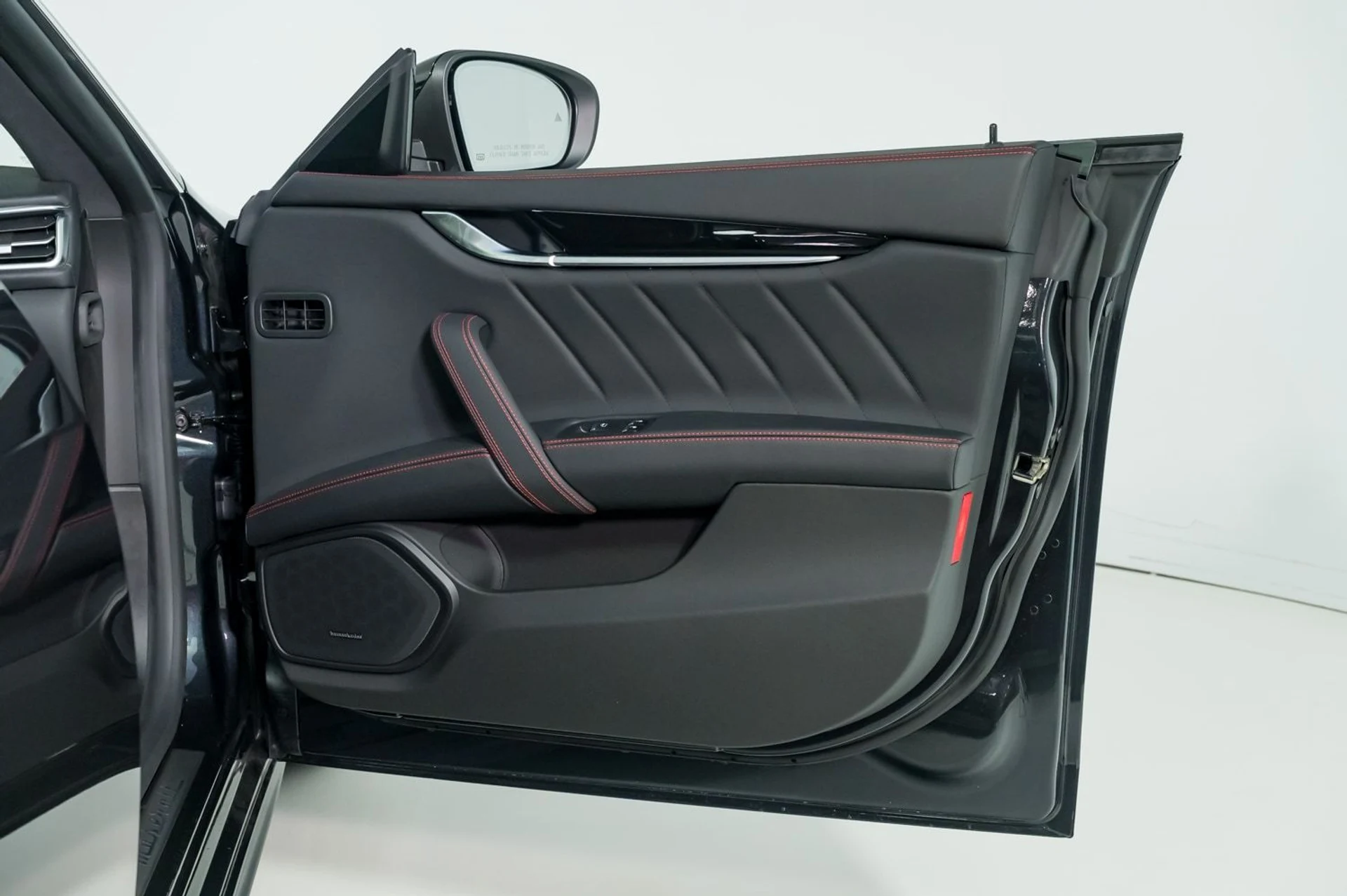 mph024_92938769_cdcd8b55dd9d4a7cba398f130993b161_930a57d832