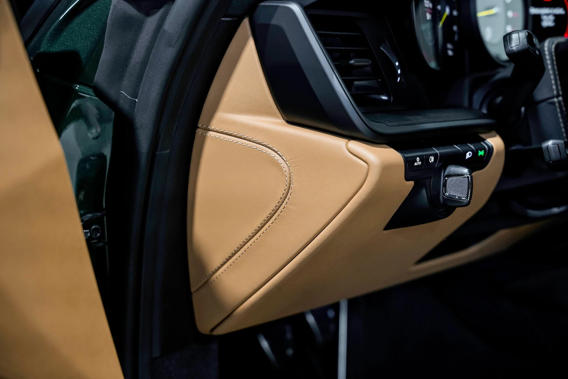 mph024_930935080_ec46e7bace239f305511fdd3f49c3c51x_2041375c09