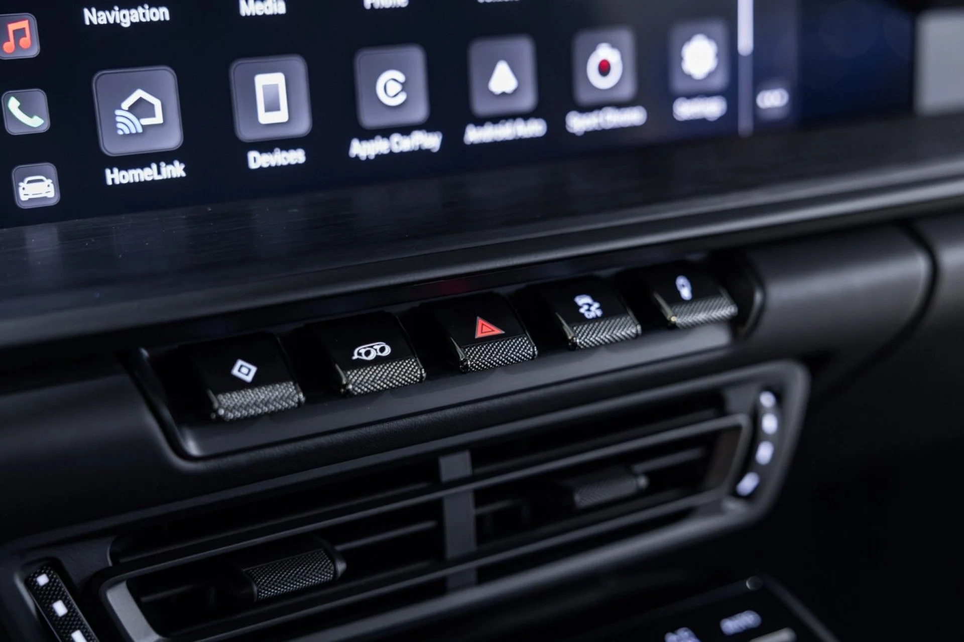 mph024_935742390_0w_608e1d4655