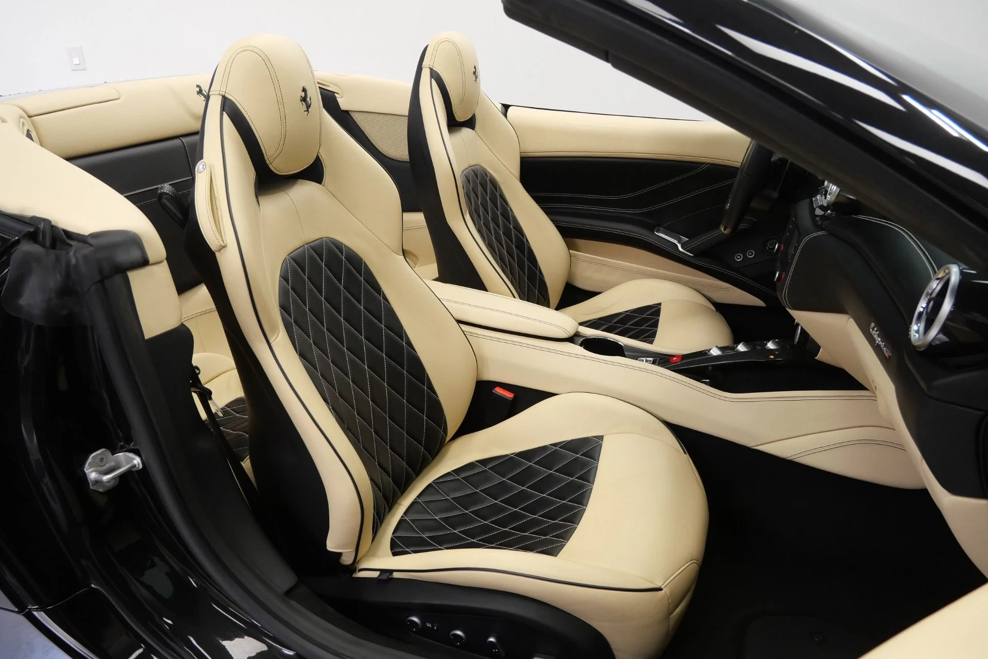 mph024_946398454_Used_2015_Ferrari_California_T_Diamond_Quilted_Seats_Carbon_Fiber_Driving_Zone_1780071099_804ef52f9e