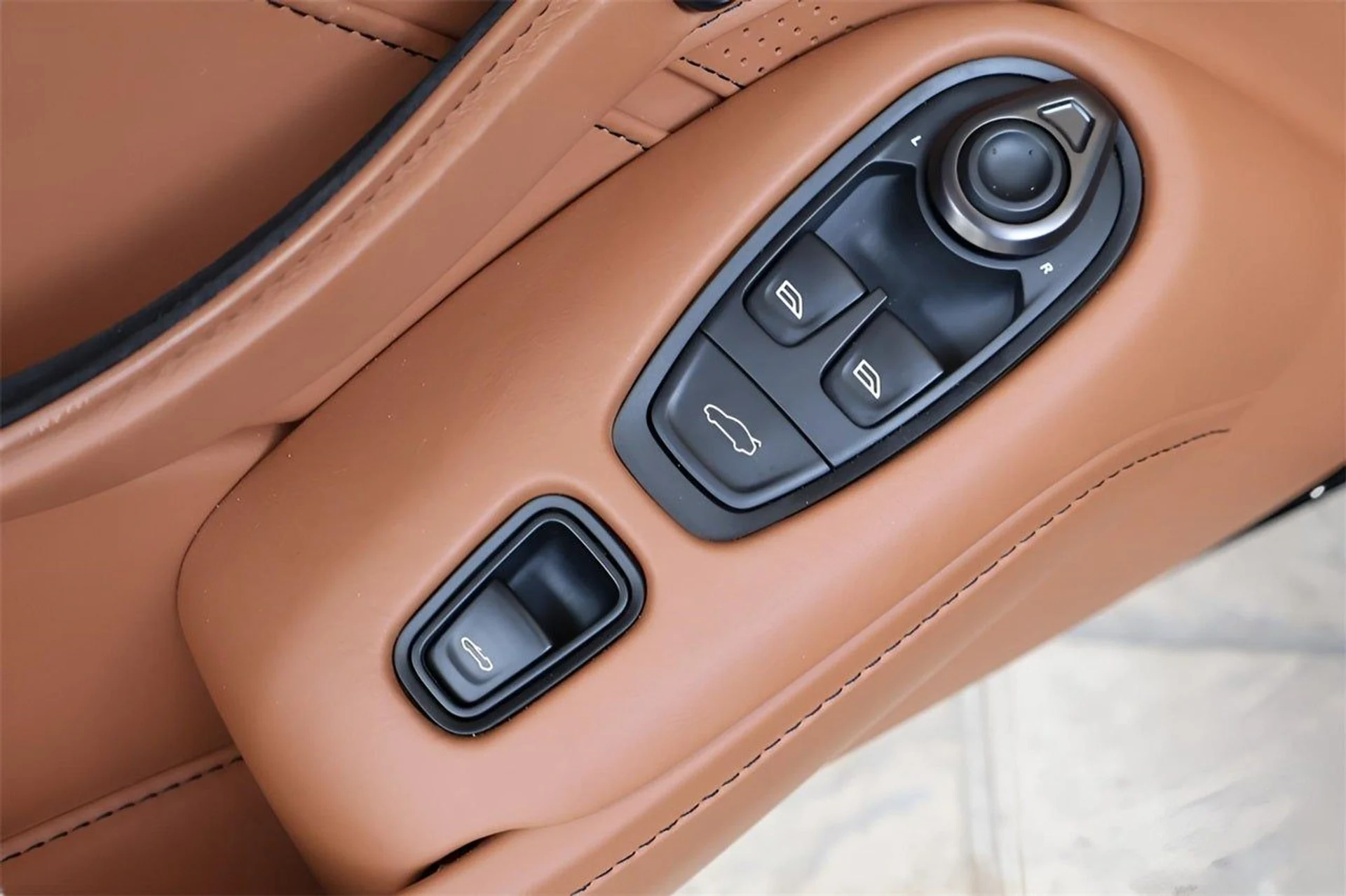 mph024_949789571_25_e4e6eed03d