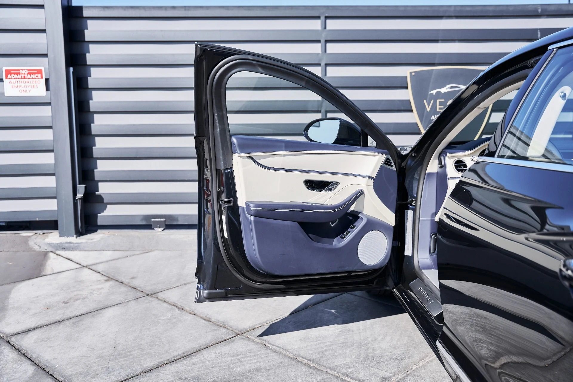 mph024_951213391_Used_2024_Bentley_Flying_Spur_Mulliner_V8_1773796210_ad59493a86