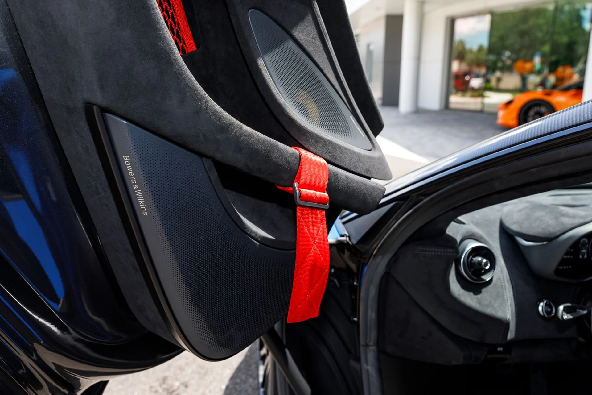 mph024_958241474_586_p25_l_46de232c9e