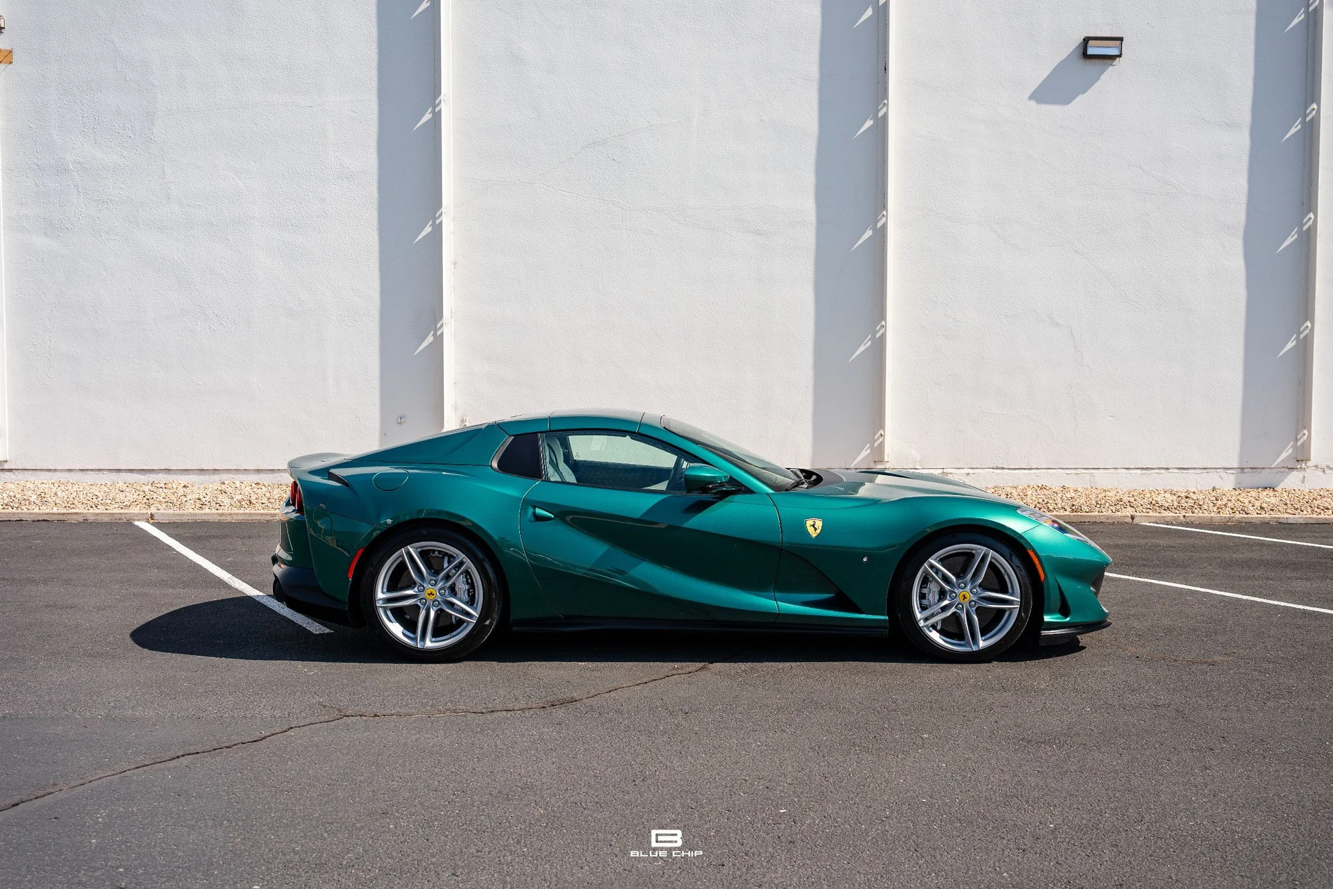 mph024_962473143_6a612ff5ed370ba6dff5299a_23798_202022_20_Ferrari_20812_20_GTS_20_Verde_20_British_25_a279060087