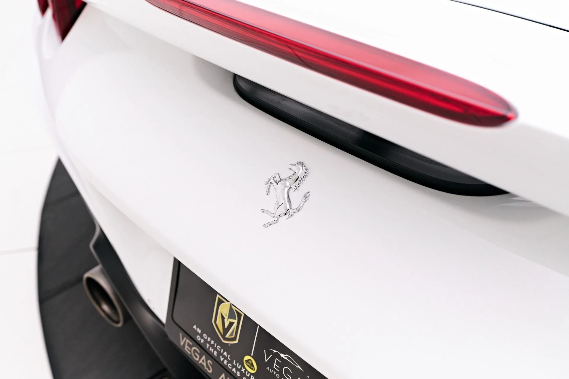 mph024_965558262_Used_2023_Ferrari_F8_Spider_Base_1753926765_e2f541d533