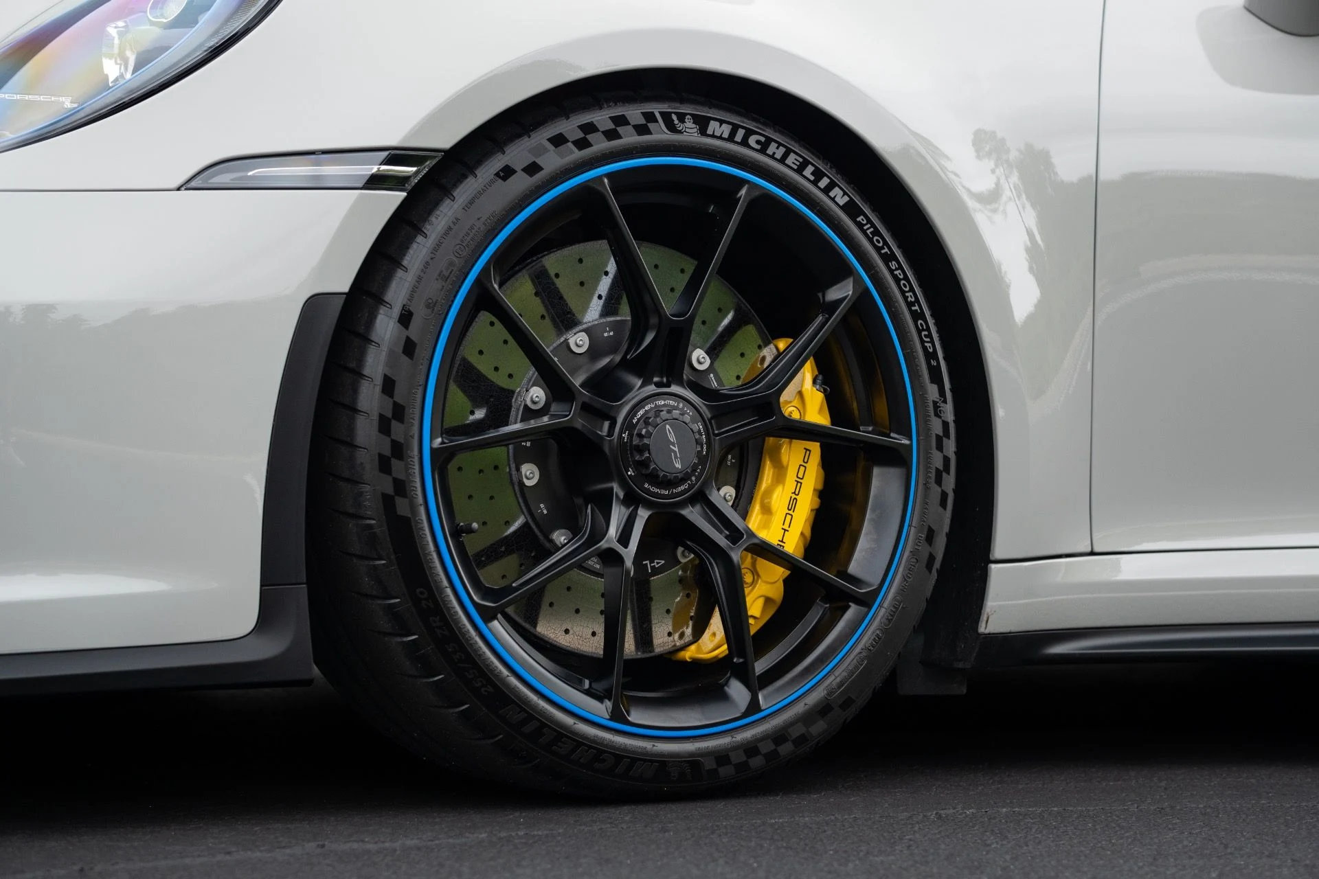 mph024_967612199_Used_2024_Porsche_911_GT_3_1768339122_55c266cb19