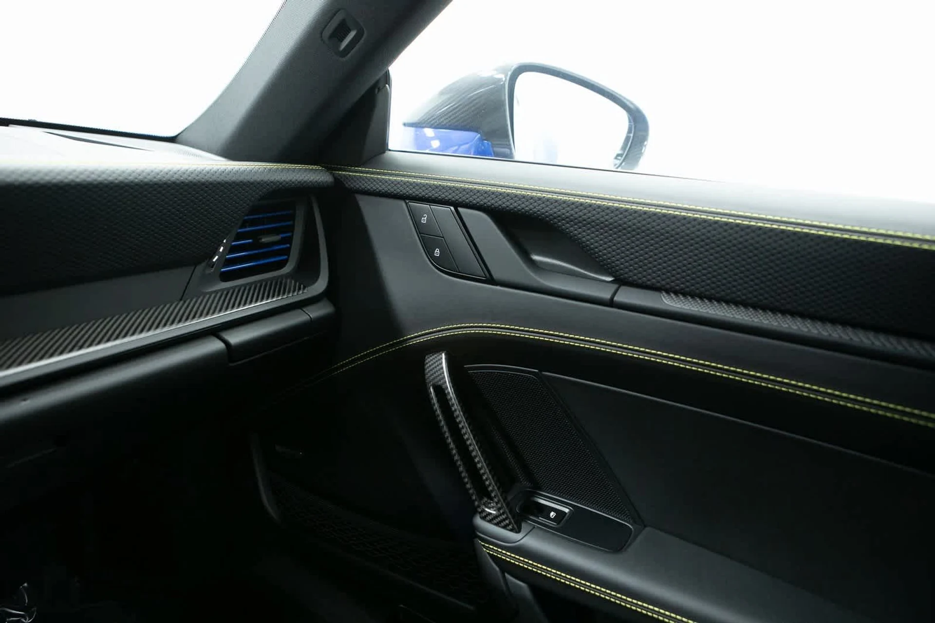 mph024_972329294_bbafe46491f8788acb55cc5409906a15x_51a362d499