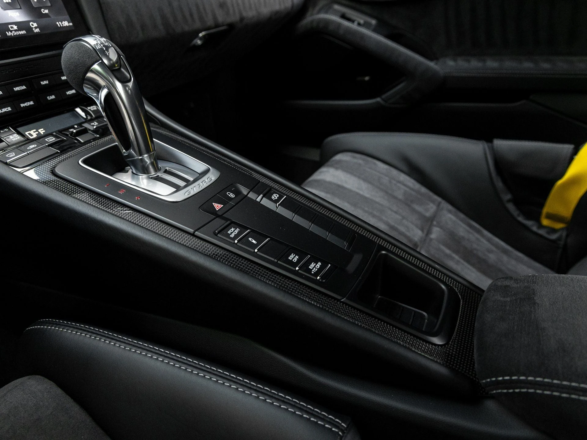 mph024_973163447_25_cf0ae01498