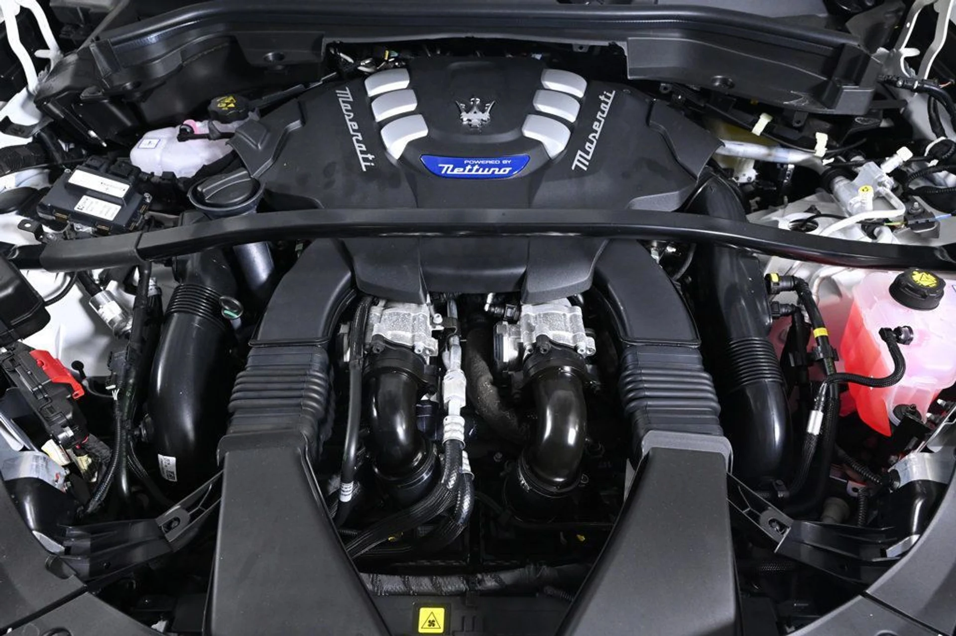 mph024_986404476_new_2026_maserati_grecale_modenaawd_11350_22995340_25_1024_7d4e411a36