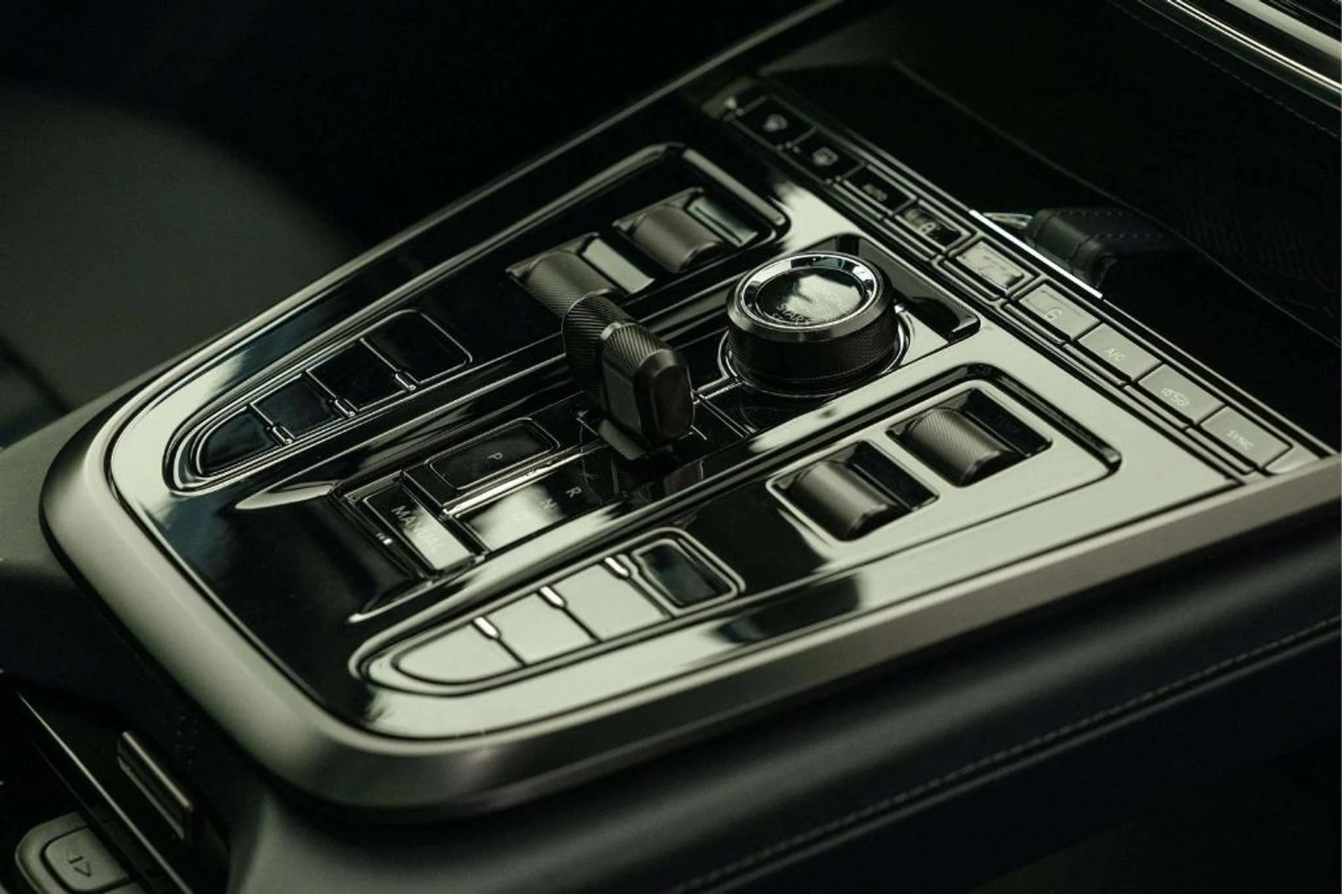 mph024_993081801_AH_9z_Vf_Of_R0gl_Iq4_J6_PV_1m_Ywkjj_Y_5d2adb72df