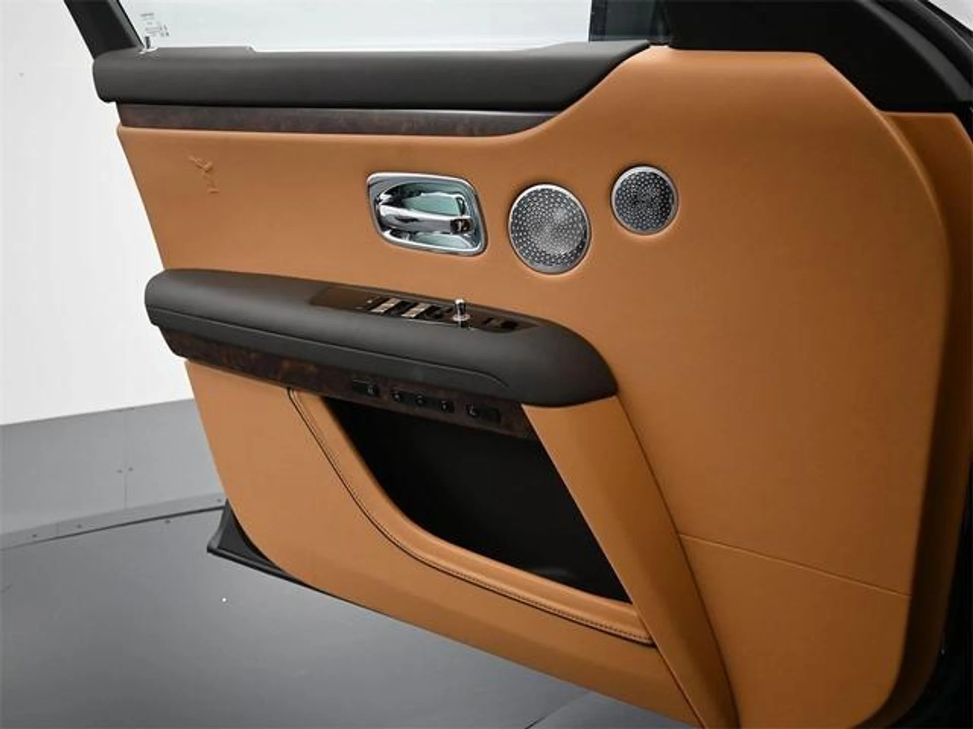 mph024_tr_9_Mob_N3bx_E_Ewl_G6b_Grw15o_IR_8_b657557530