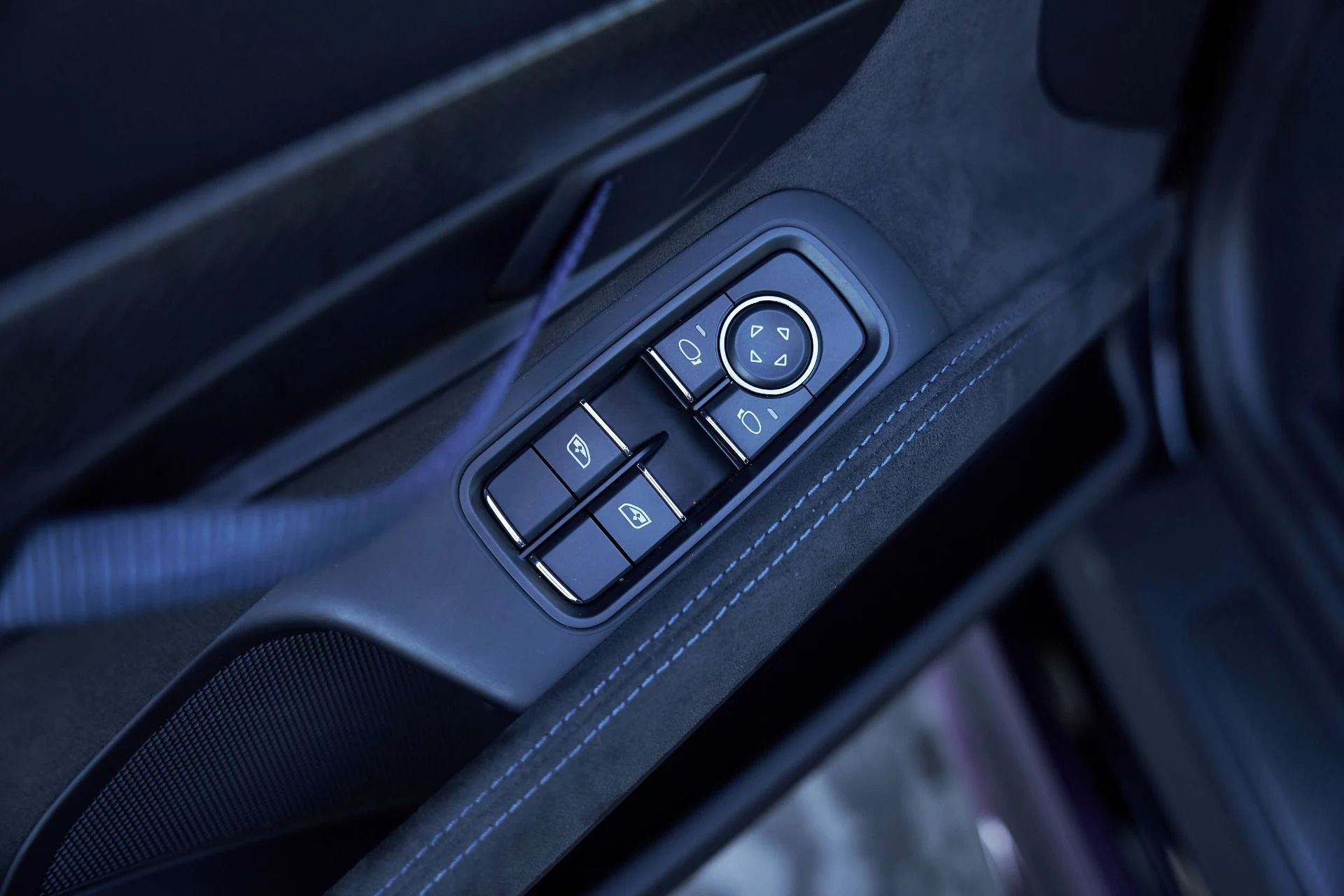 mph025_100087136_Used_2024_Porsche_718_Cayman_GT_4_RS_1769909437_5112159eb7