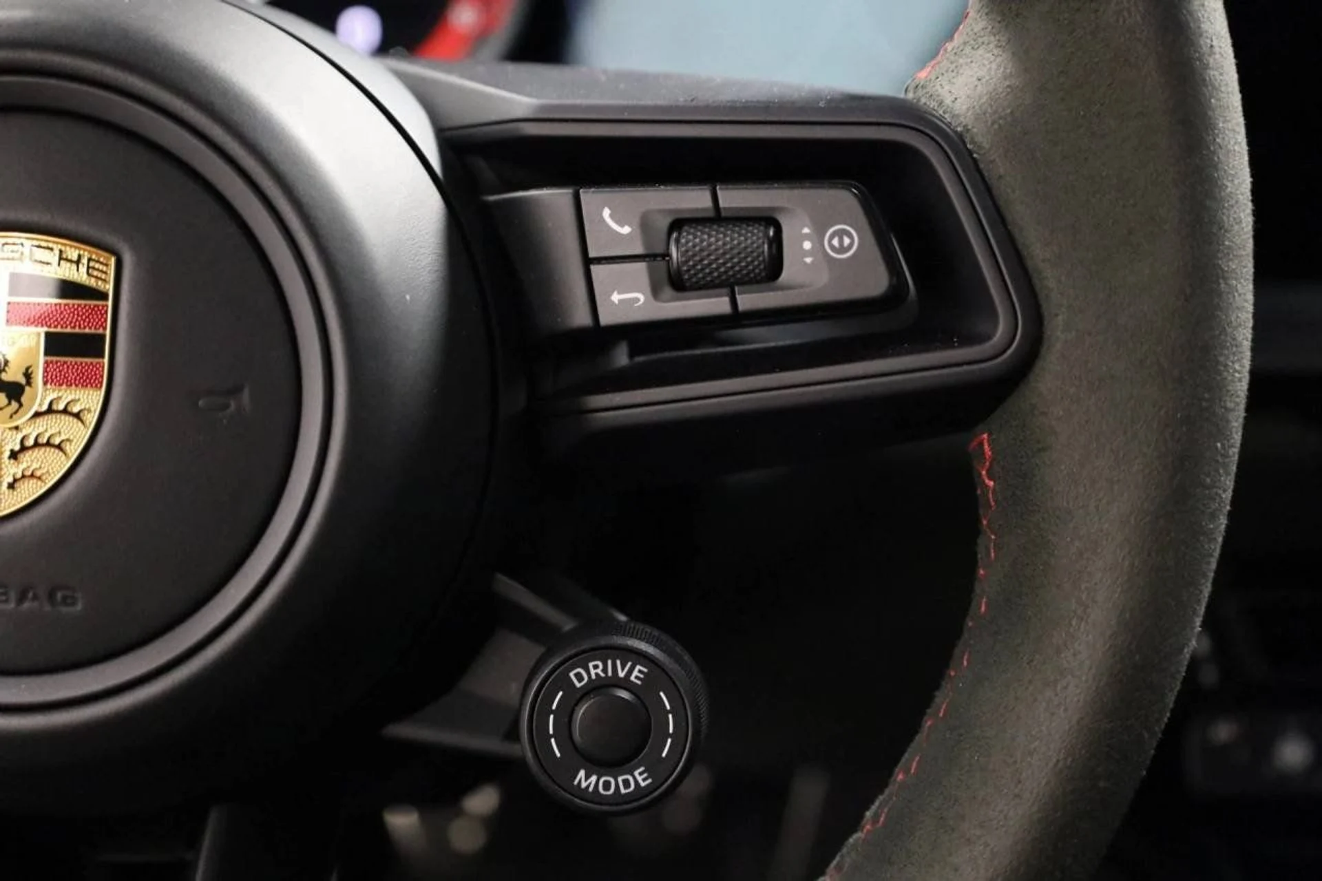 mph025_1001731991_d844152ee2371d01e70f435e9f2ffc39_45442bc420