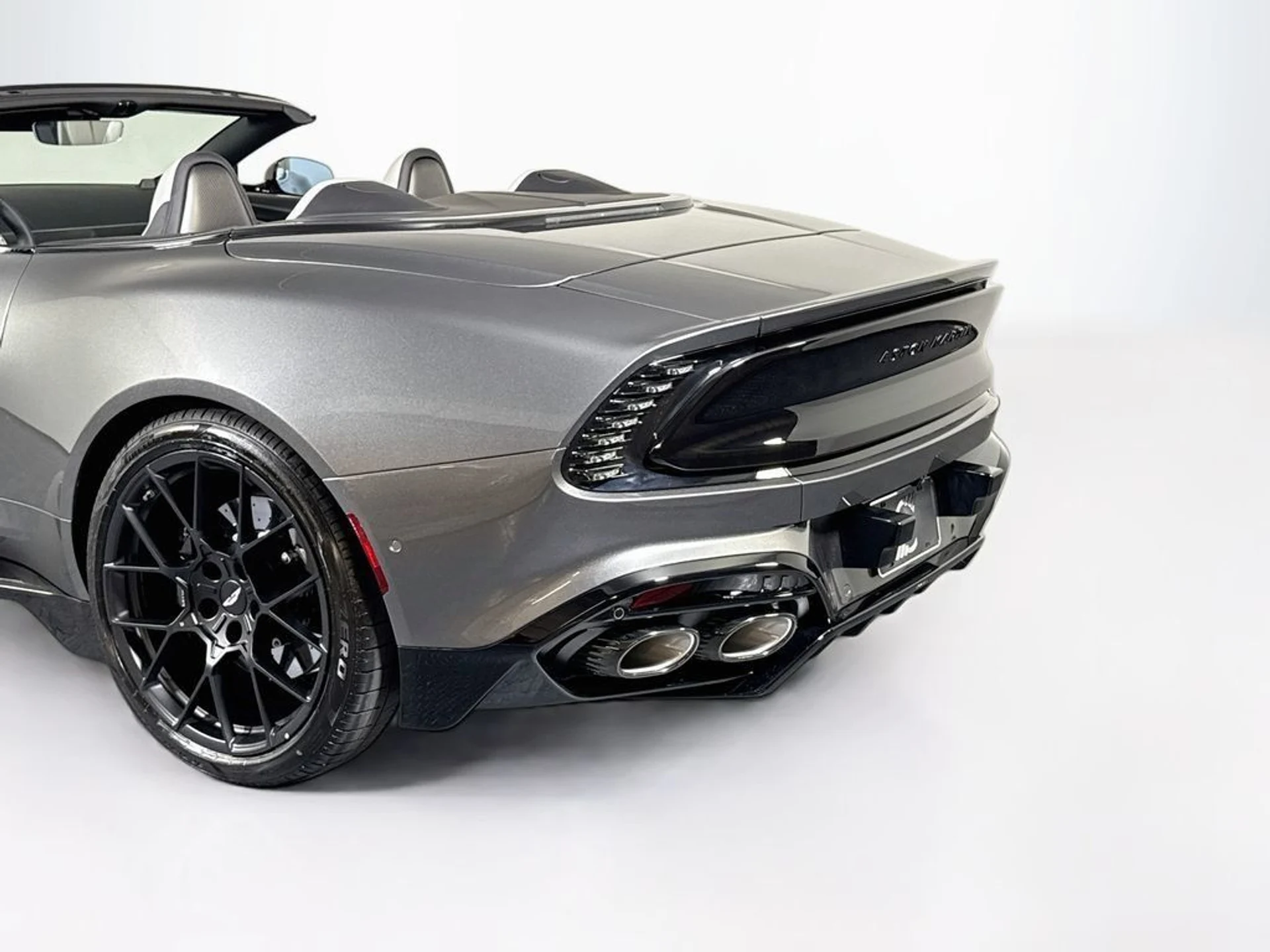 mph025_1006425039_new_2027_aston_martin_vanquish_volante_11350_23067135_26_1024_f8e42f6d20