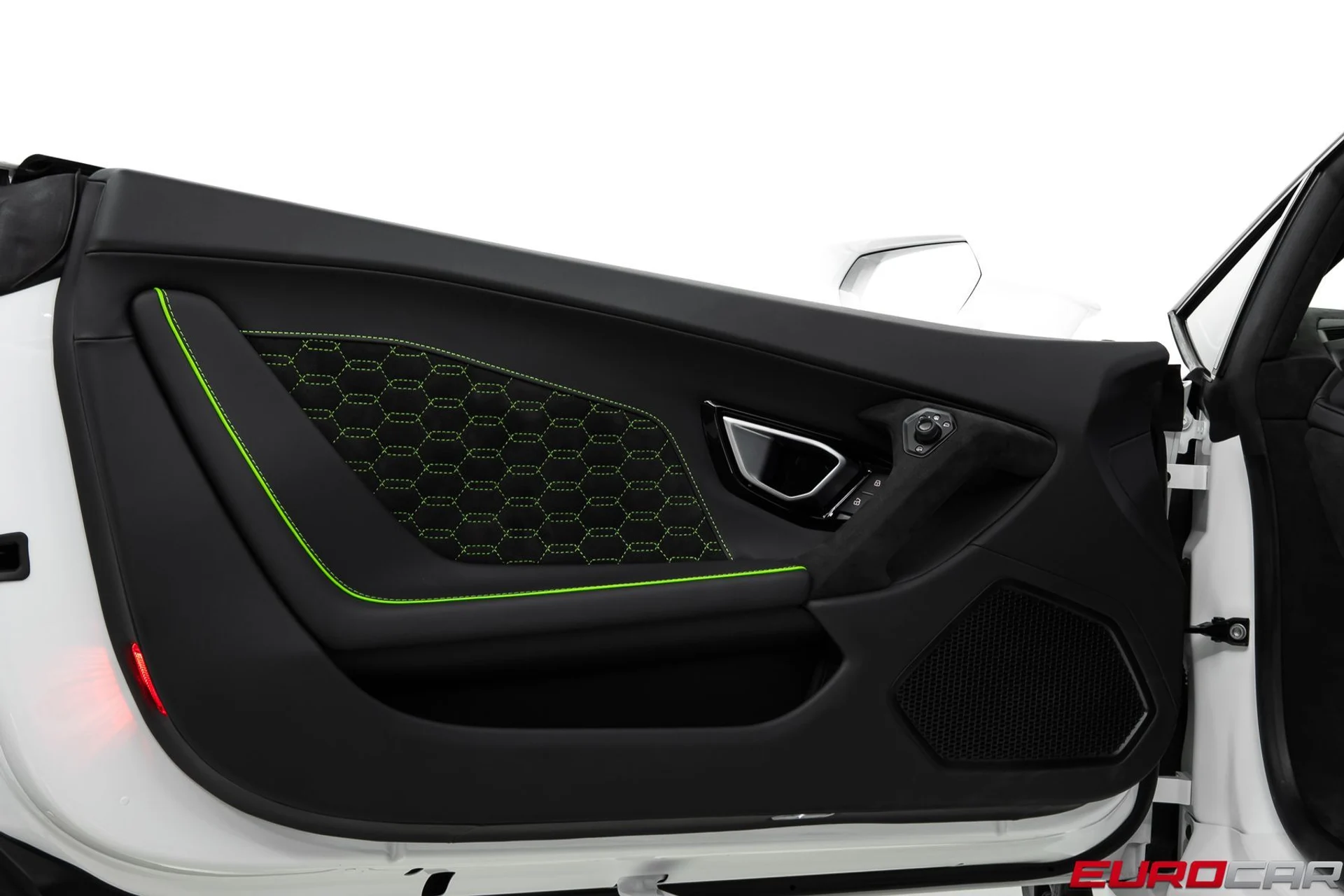 mph025_100890619_b116e939_f4e3_45f2_8e87_2a3f02e6b4cf_5a3d7ebbe6