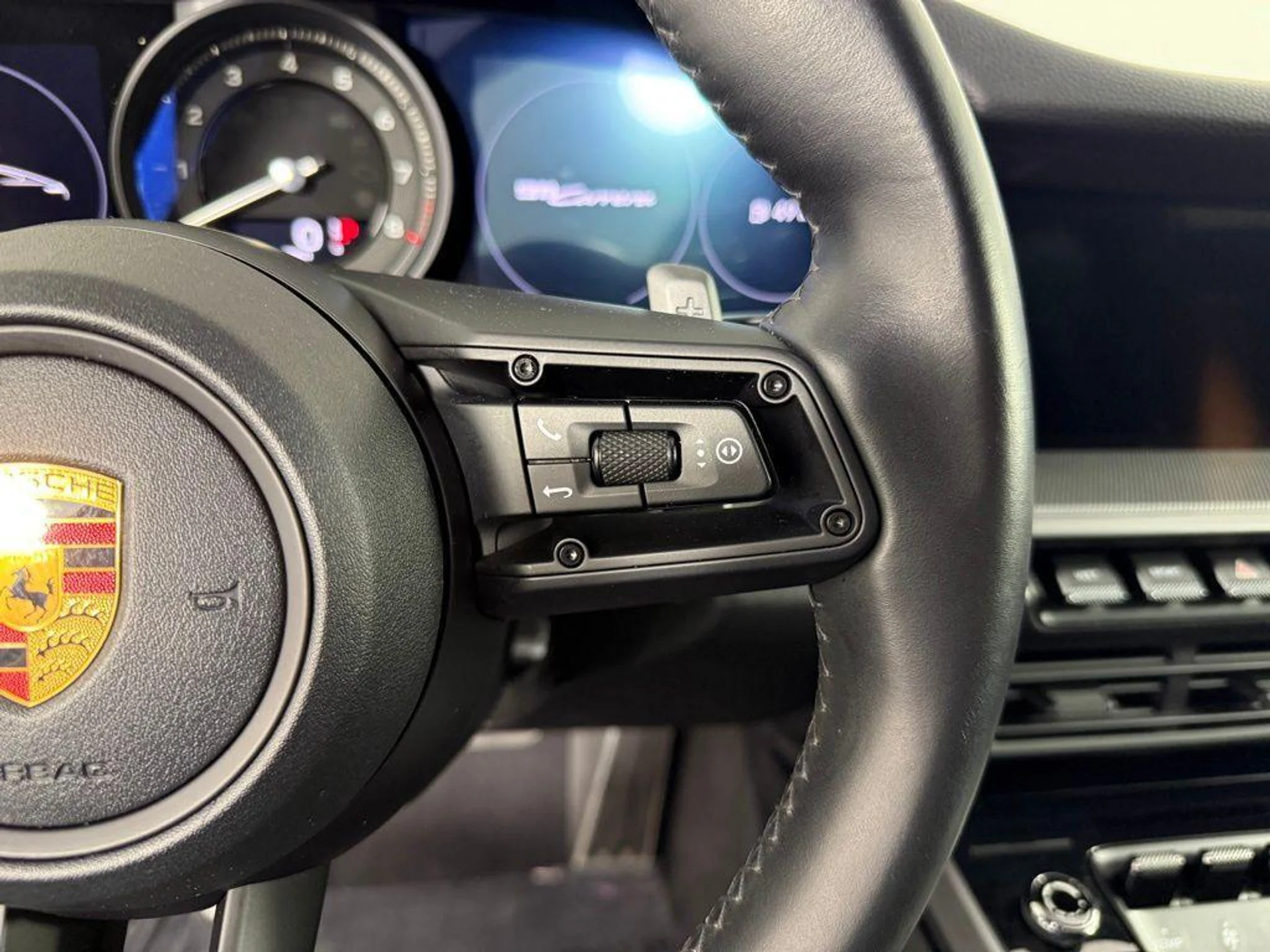 mph025_1010646002_c59_A4o5a_T_Mz_SC_Qr_v_V32o_Ecqas_2716ebdc48