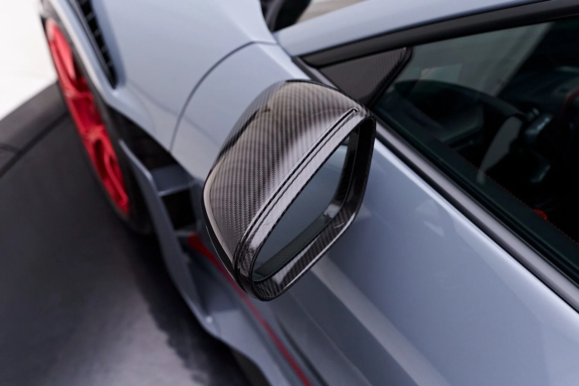 mph025_1015236108_Used_2024_Porsche_911_GT_3_RS_1740854858_5ff790c7b5