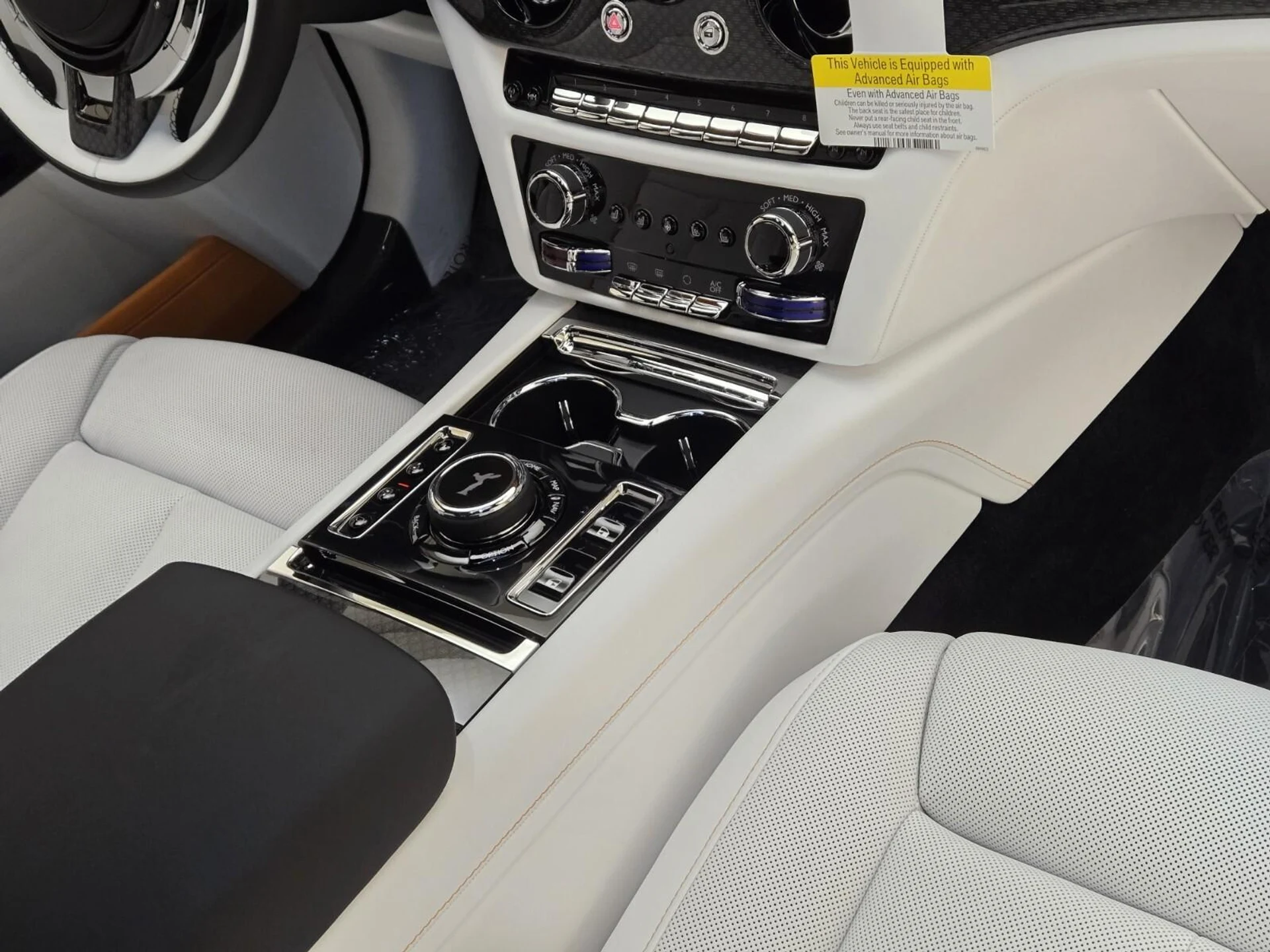 mph025_1020112955_New_2025_Rolls_Royce_Ghost_1753162888_ecb1ce5a88