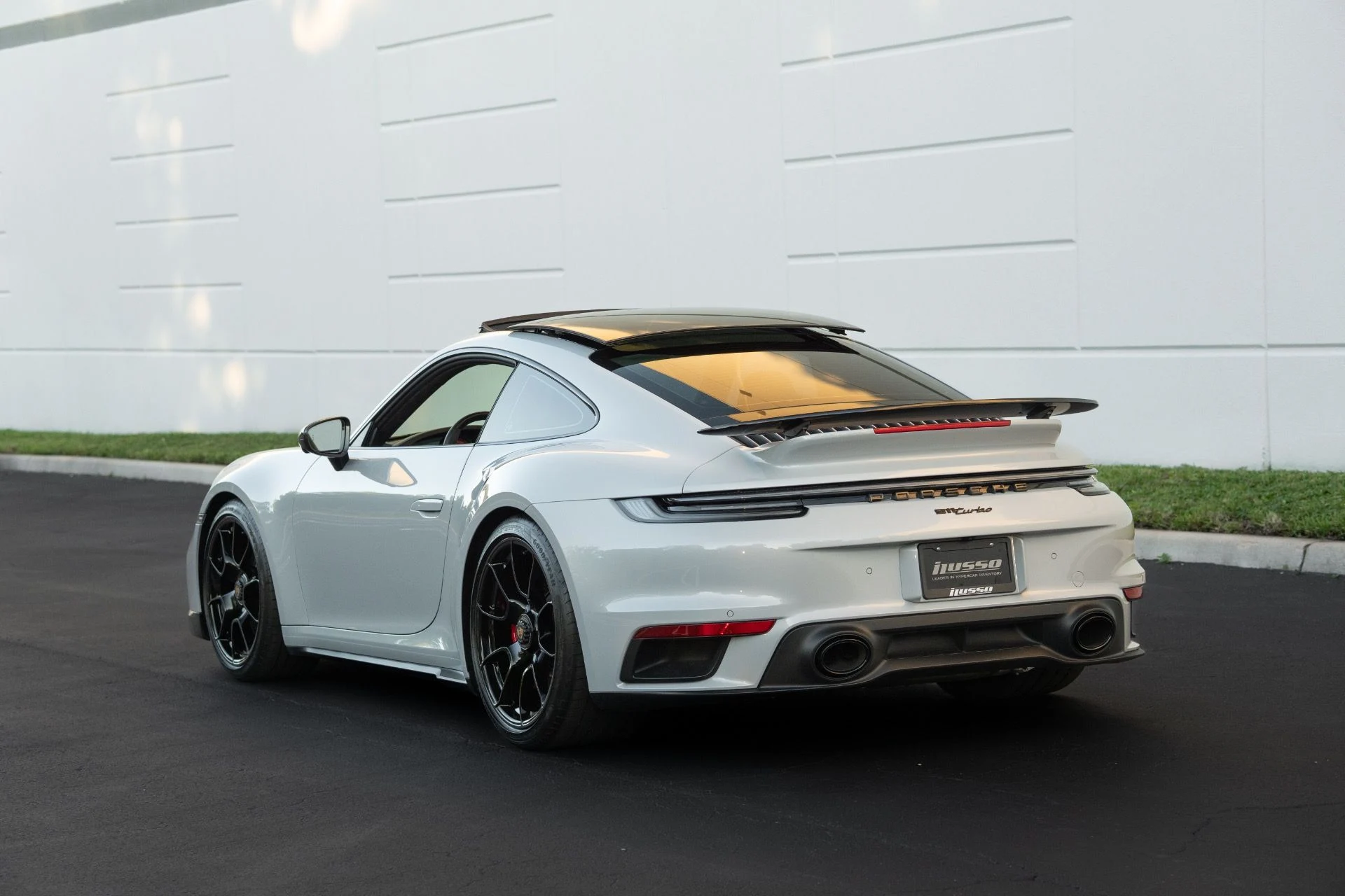 mph025_1020713134_Used_2024_Porsche_911_Turbo_1762281596_e83a9a4f2a