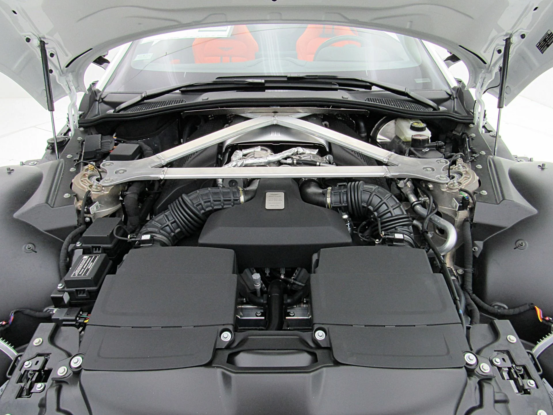 mph025_1021179835_Used_2023_Aston_Martin_Vantage_Roadster_b6bc01ebf2