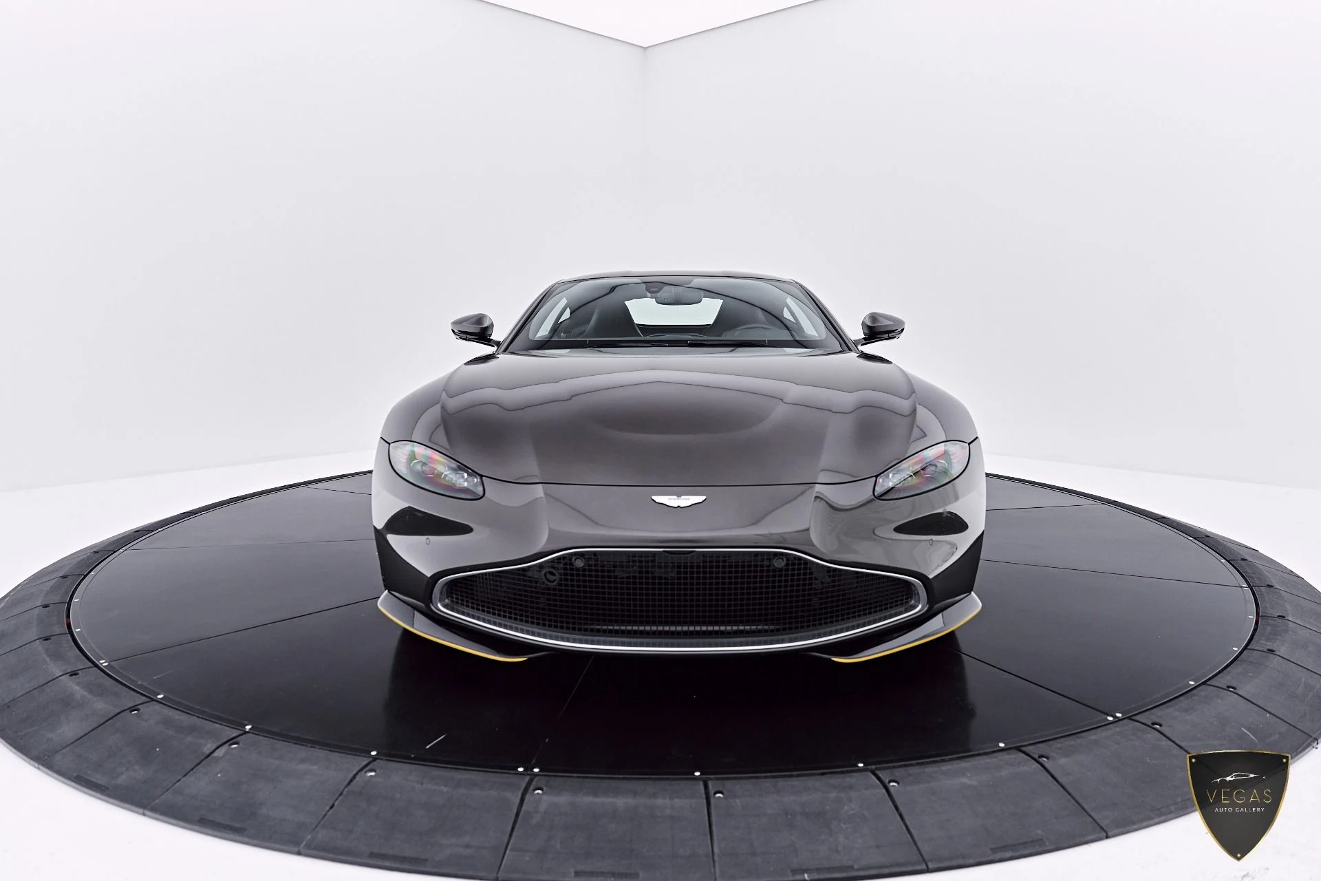 mph025_1026087379_Used_2021_Aston_Martin_Vantage_Base_1785210169_667a493741