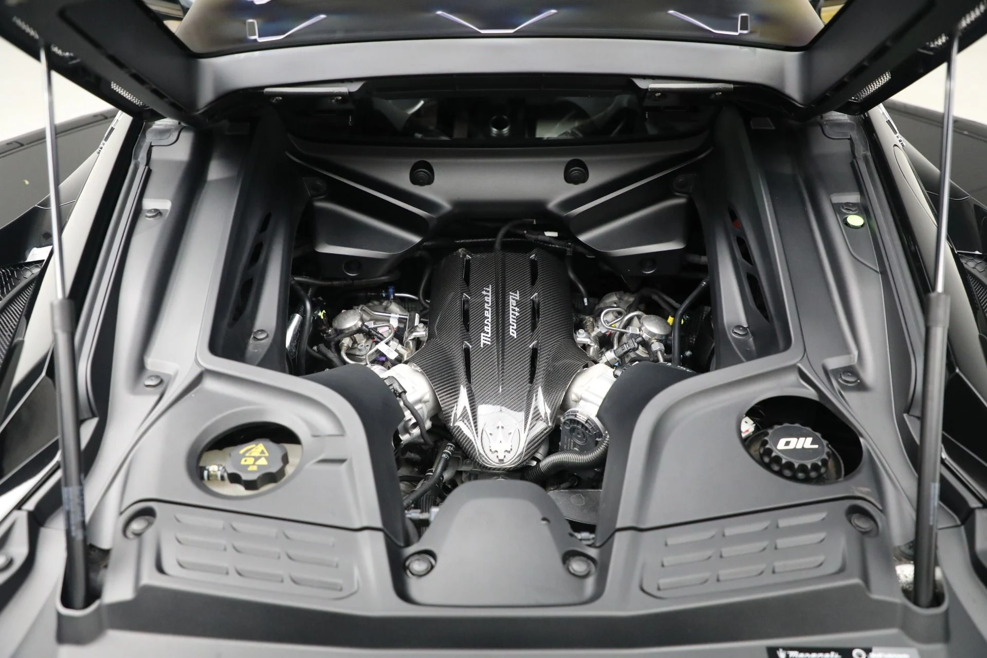 mph025_1031281309_Used_2023_Maserati_MC_20_f56f5f3351